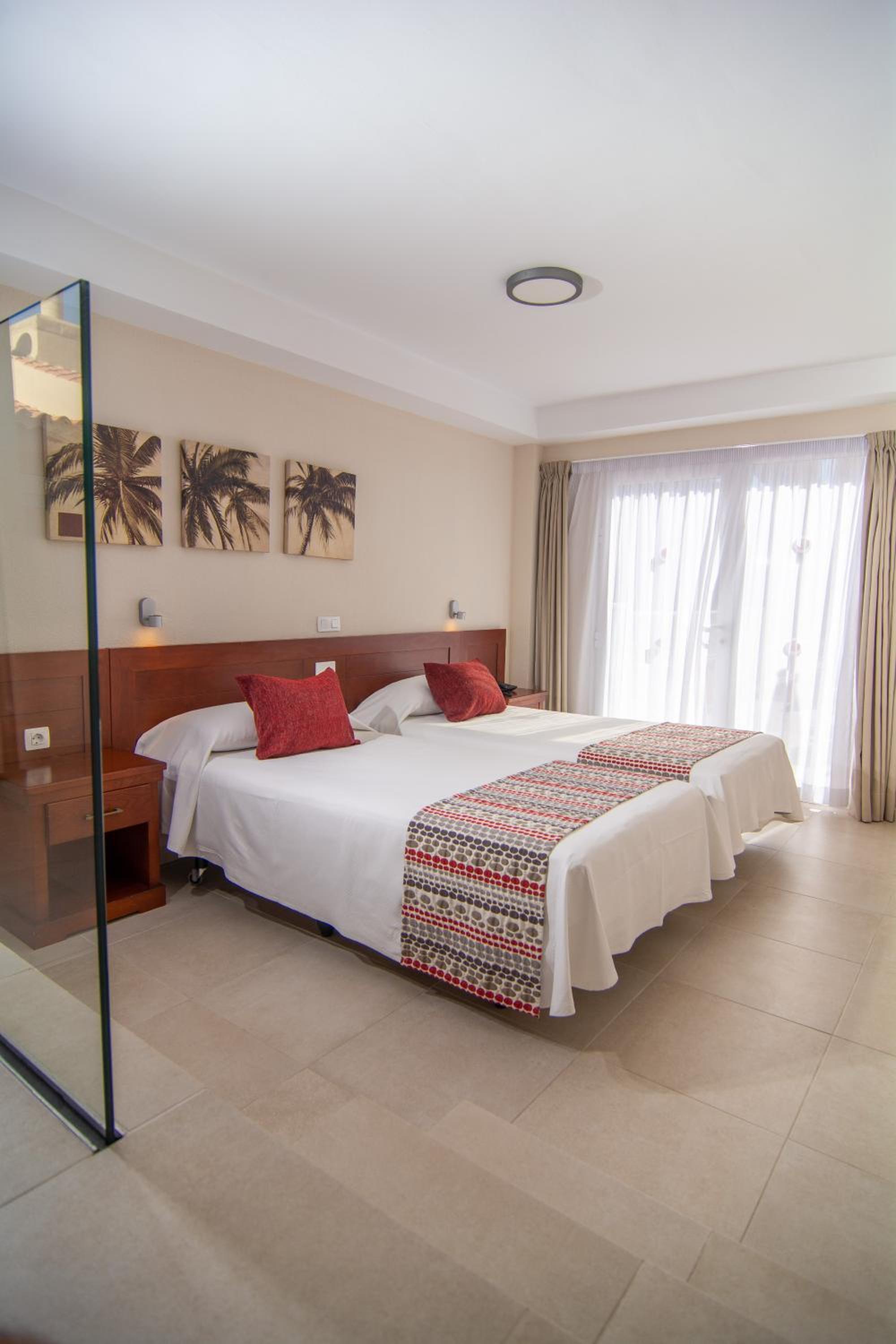 Apartamento Superior de Tres Habitaciones con Vista al Mar