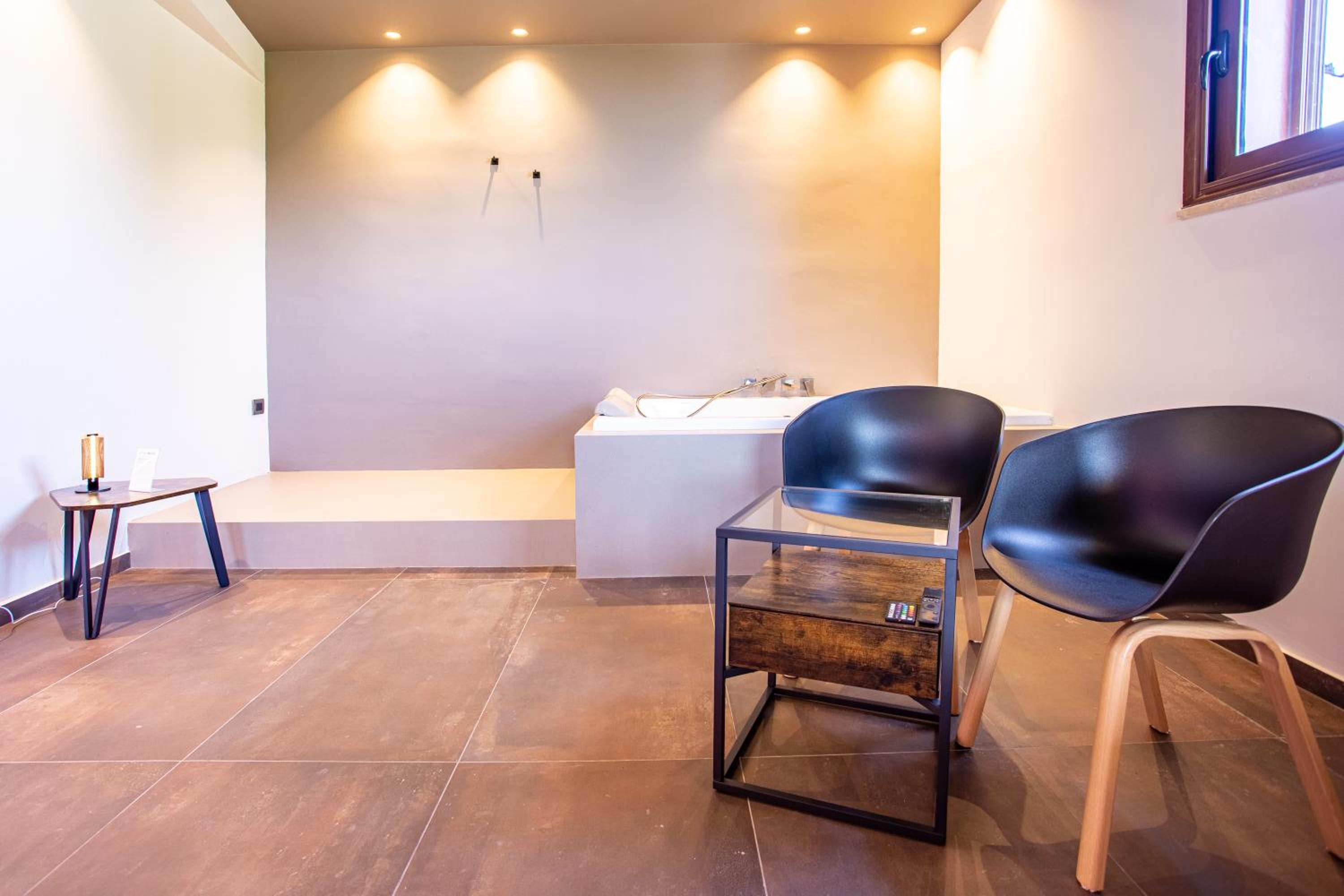 Suite with Spa Bath - Photo 14