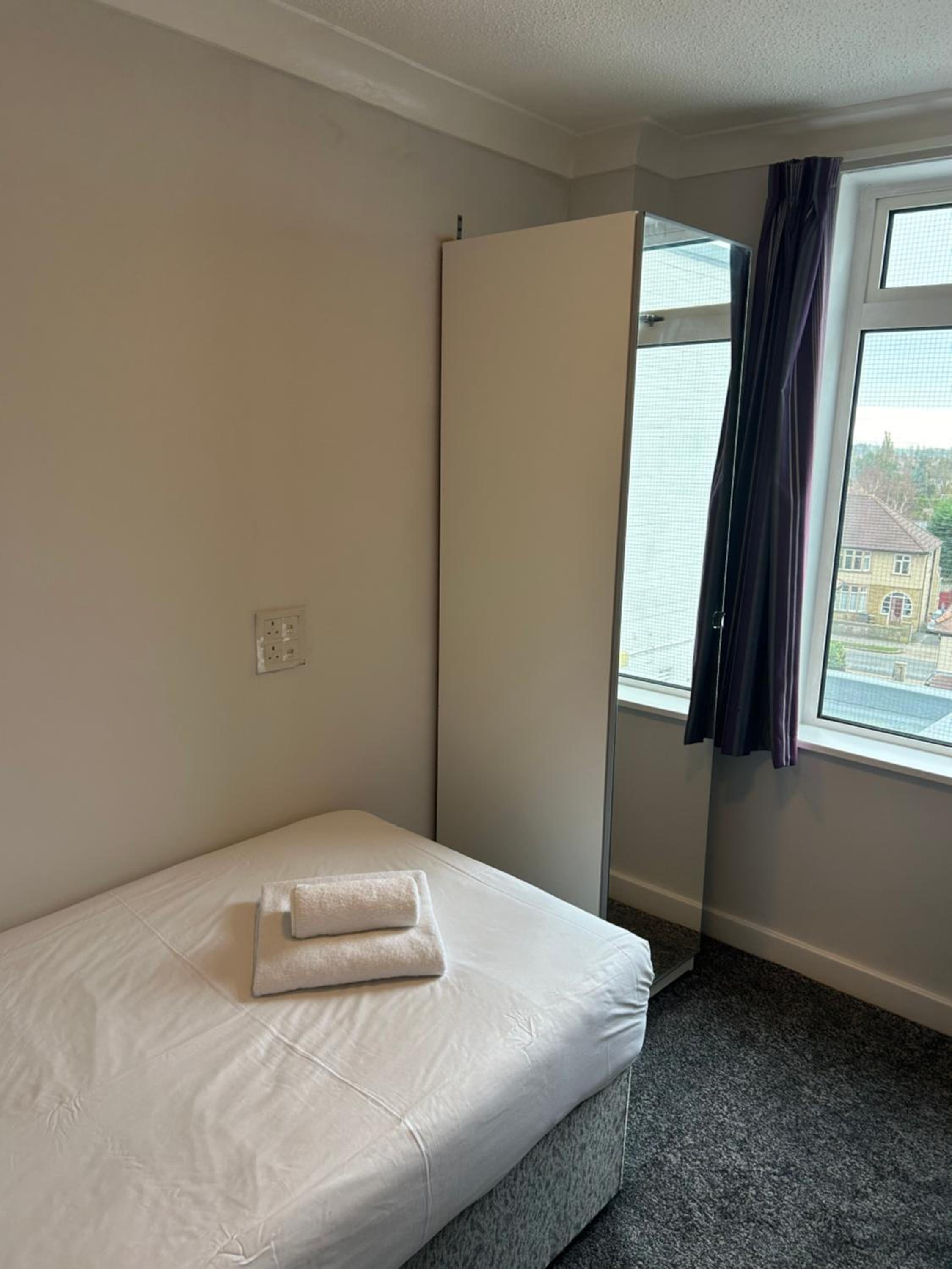 Single Room photo 3