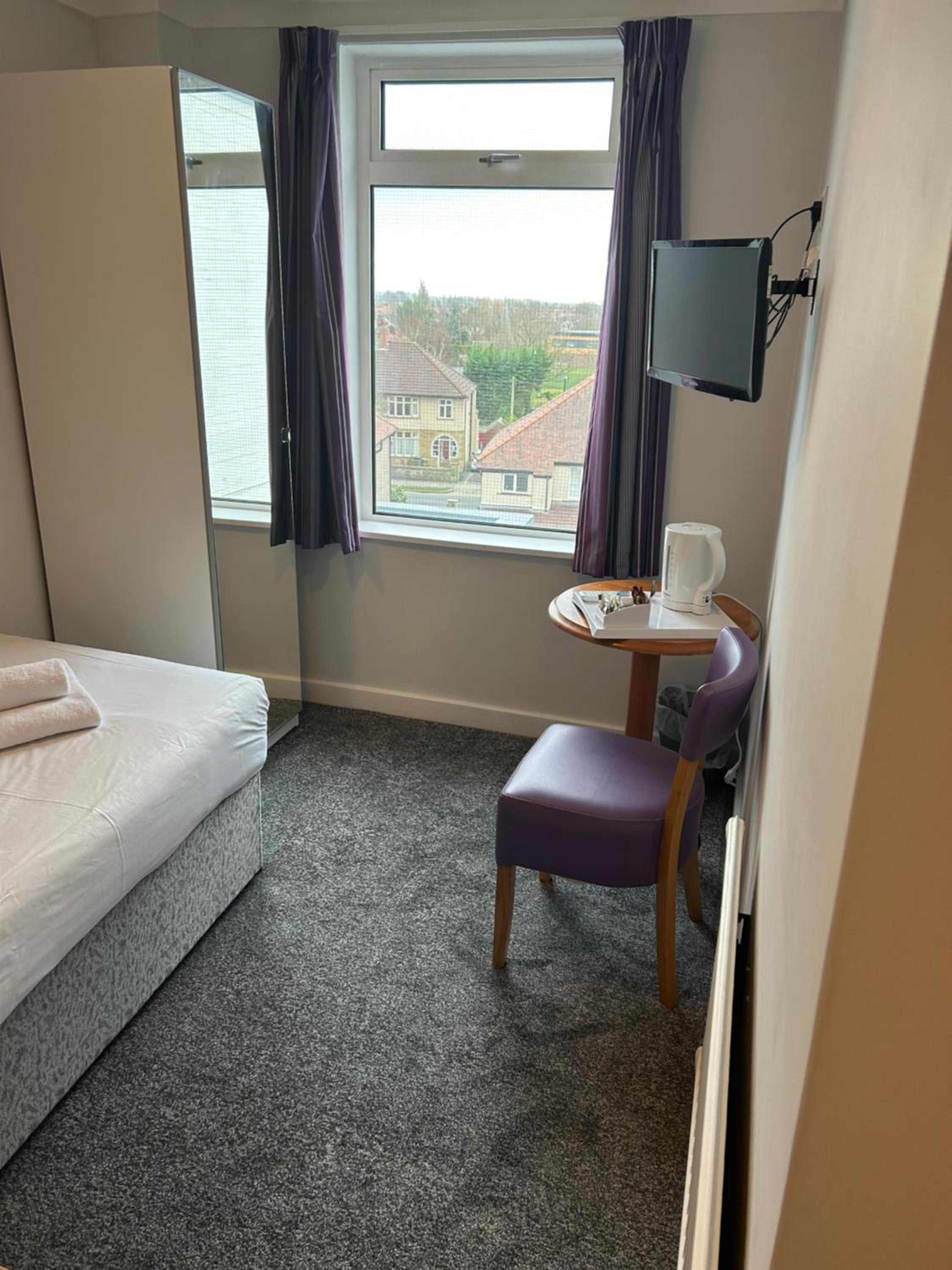Single Room photo 2