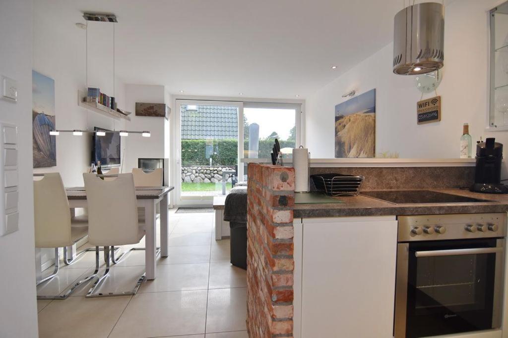 Three-Bedroom House photo 2