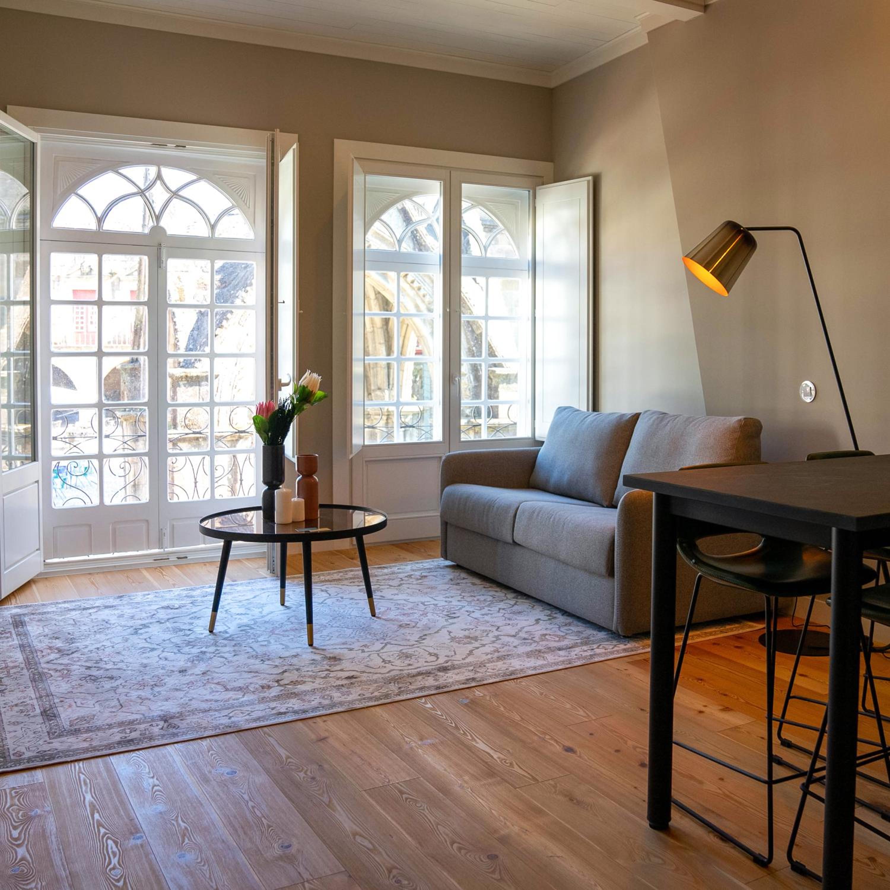 Studio Apartment - Photo 1
