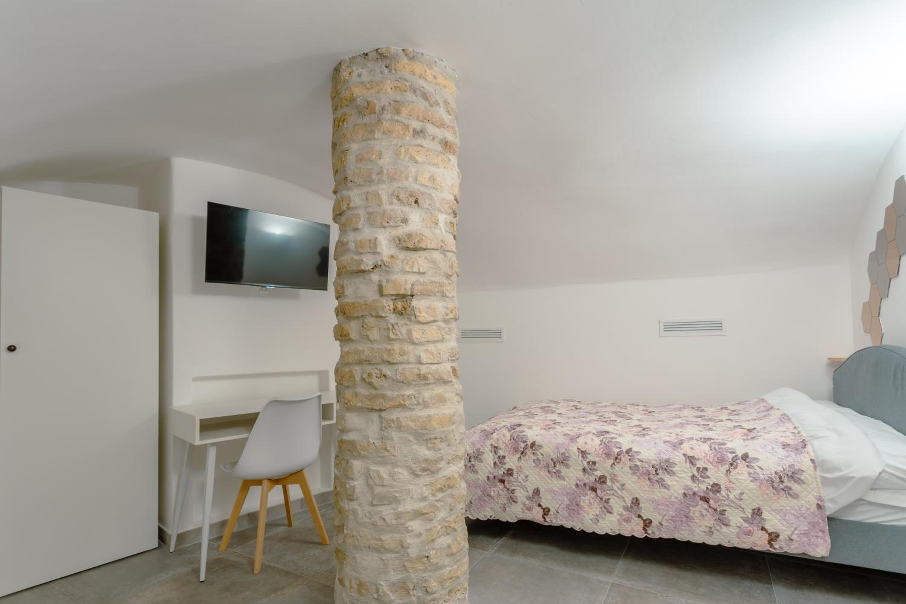 Apartment - Split Level