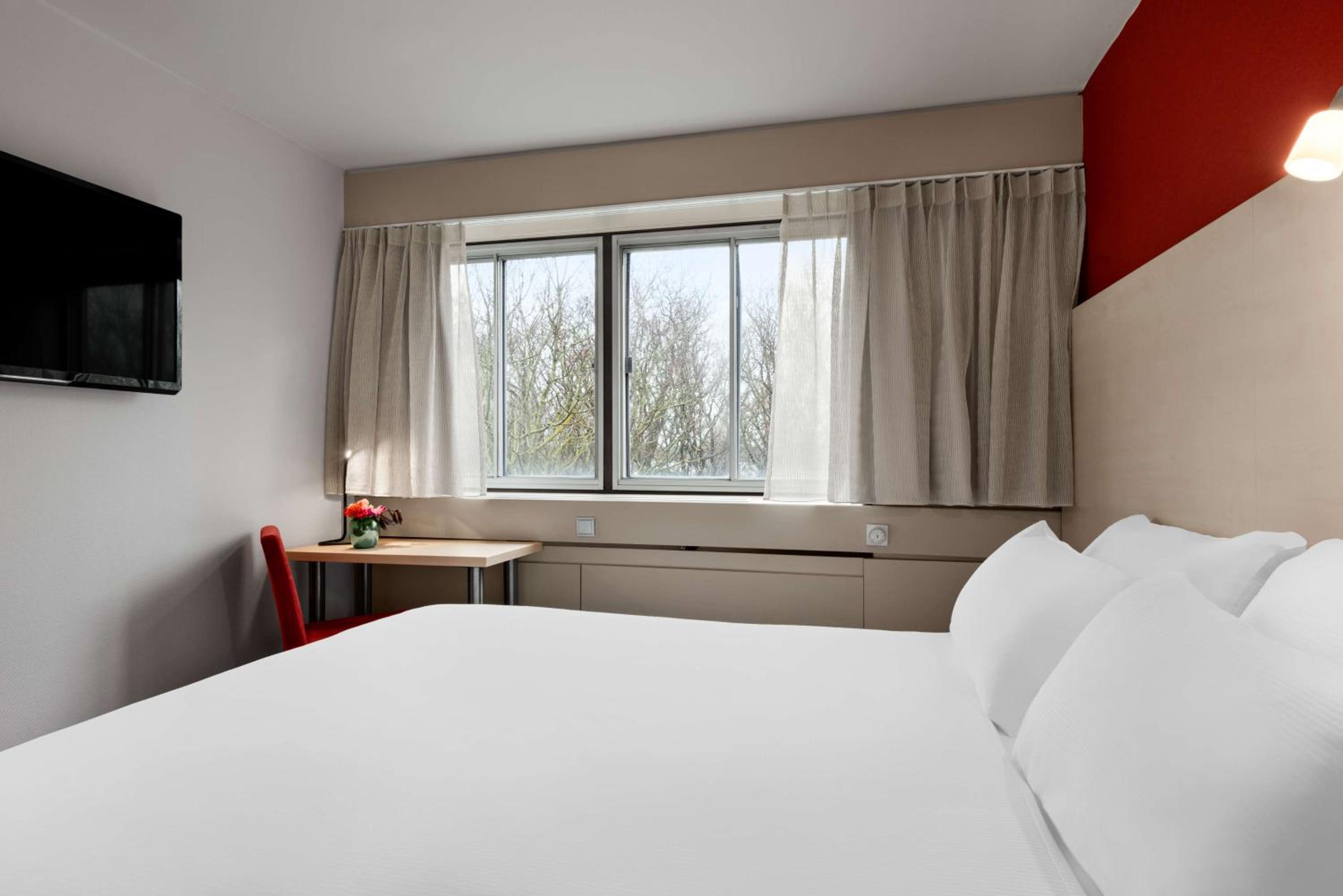 Standard Double or Twin Room - Photo 1