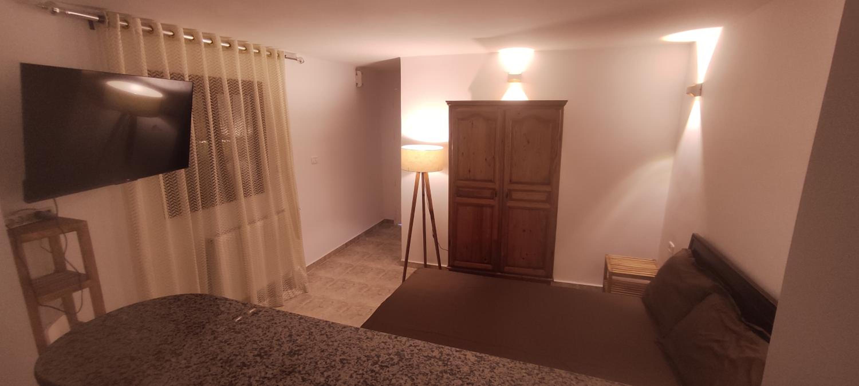 Studio Apartment photo 2