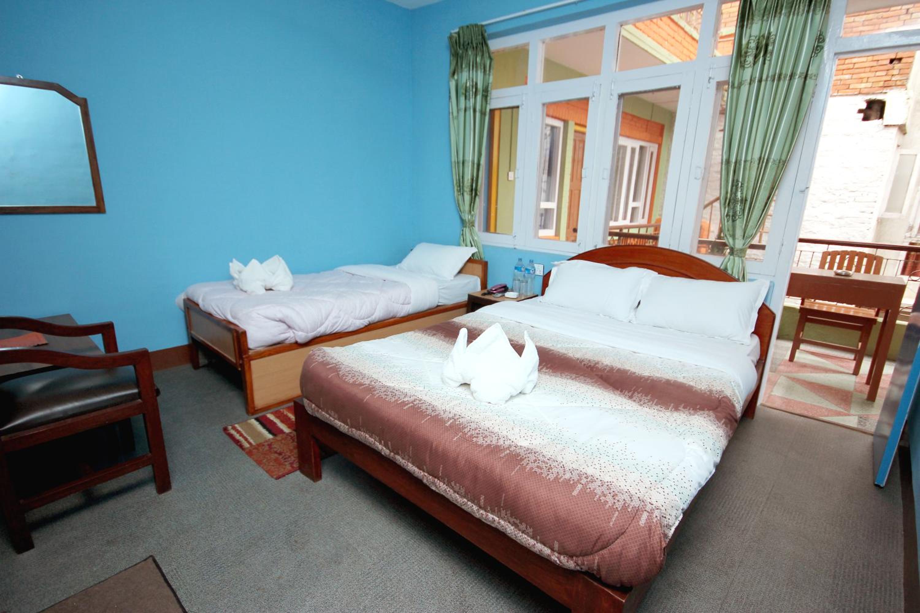 Standard Double or Twin Room - Photo 10