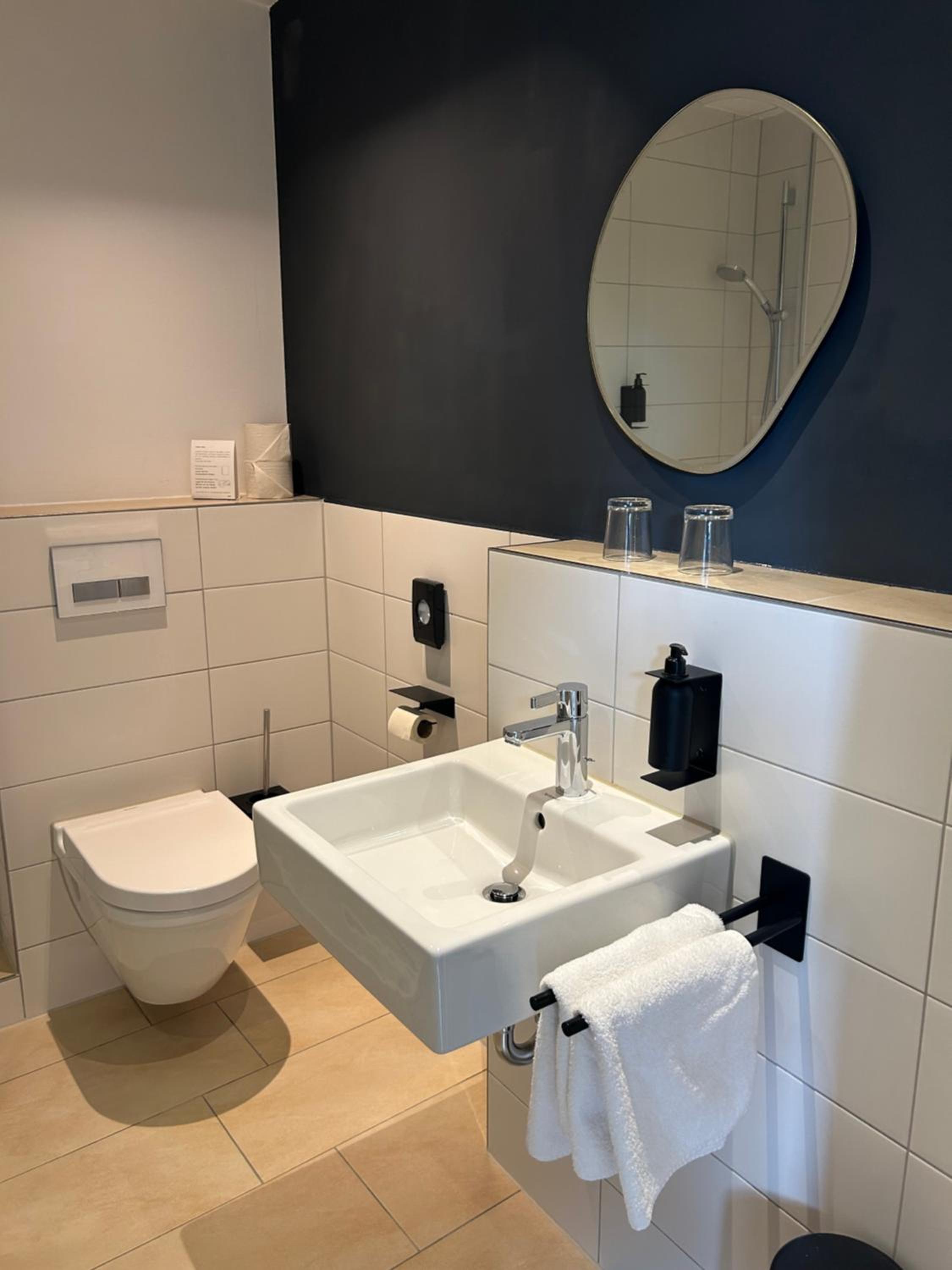 Standard Double Room - Photo 6