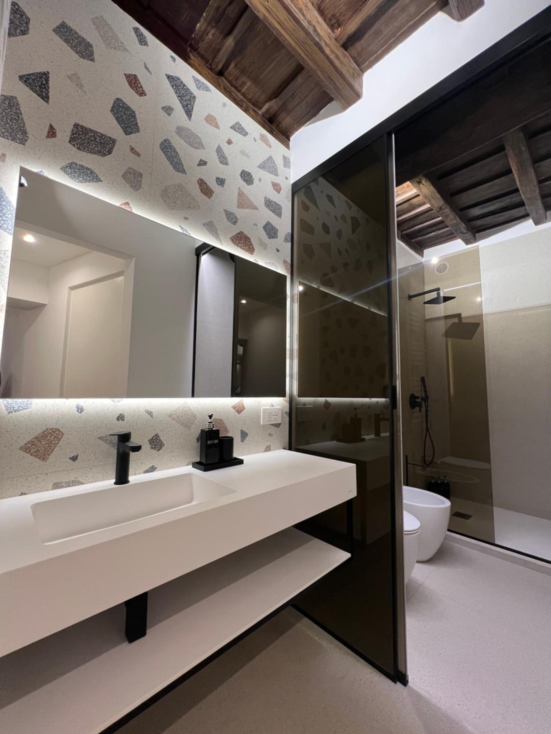 Deluxe King Room photo 3