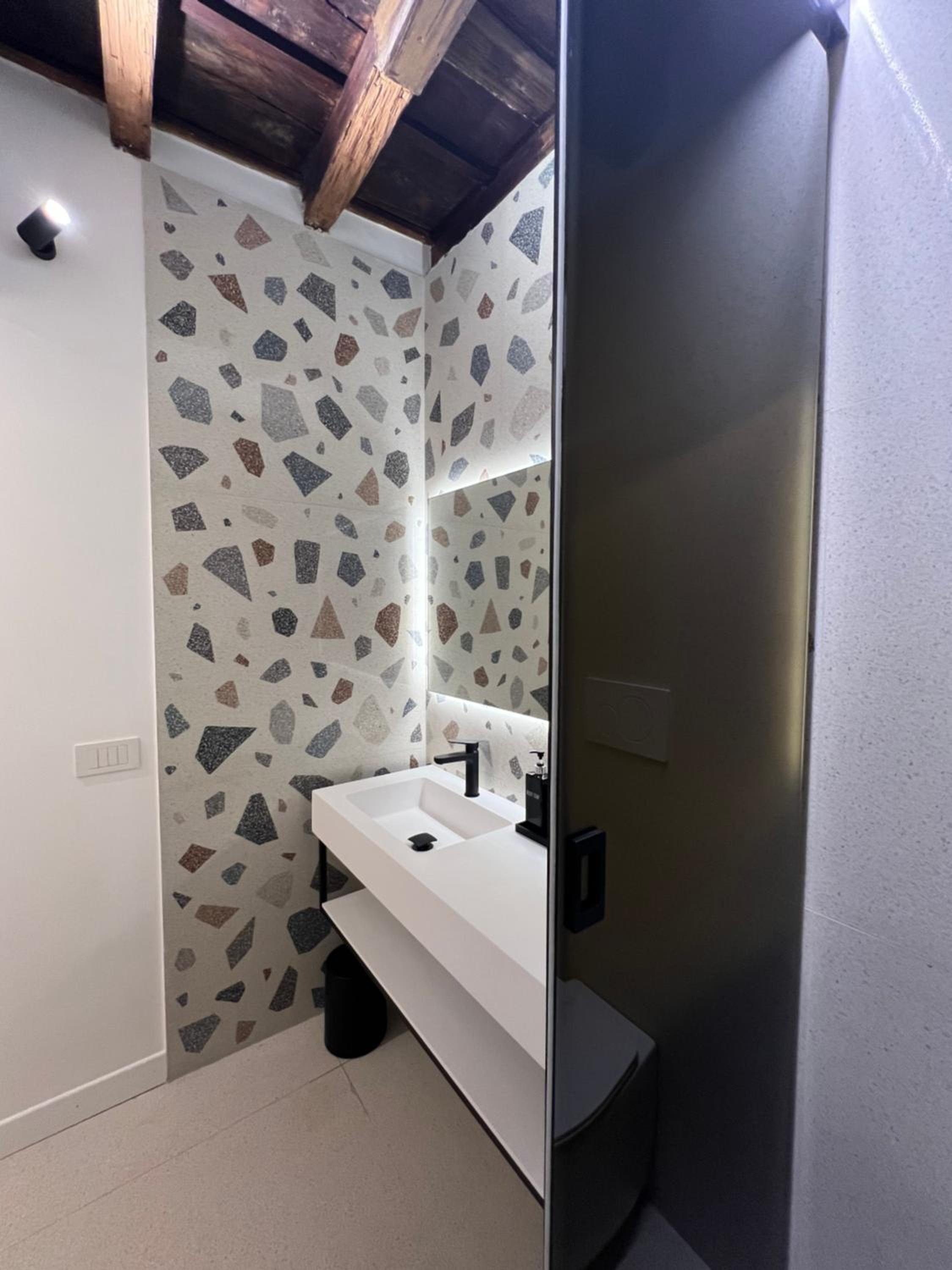 Deluxe King Room photo 2