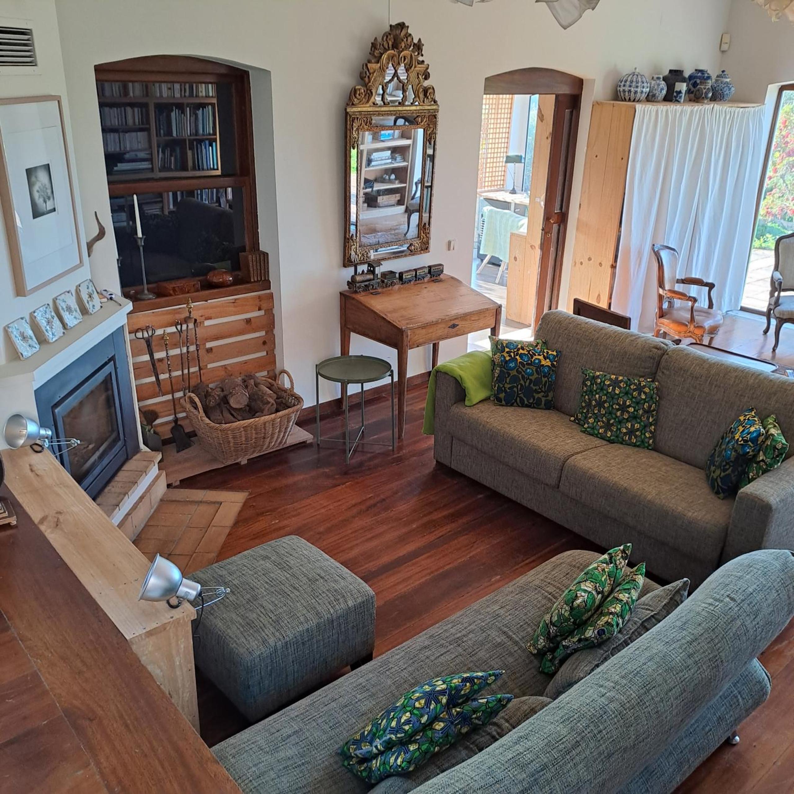 Three-Bedroom House photo 2