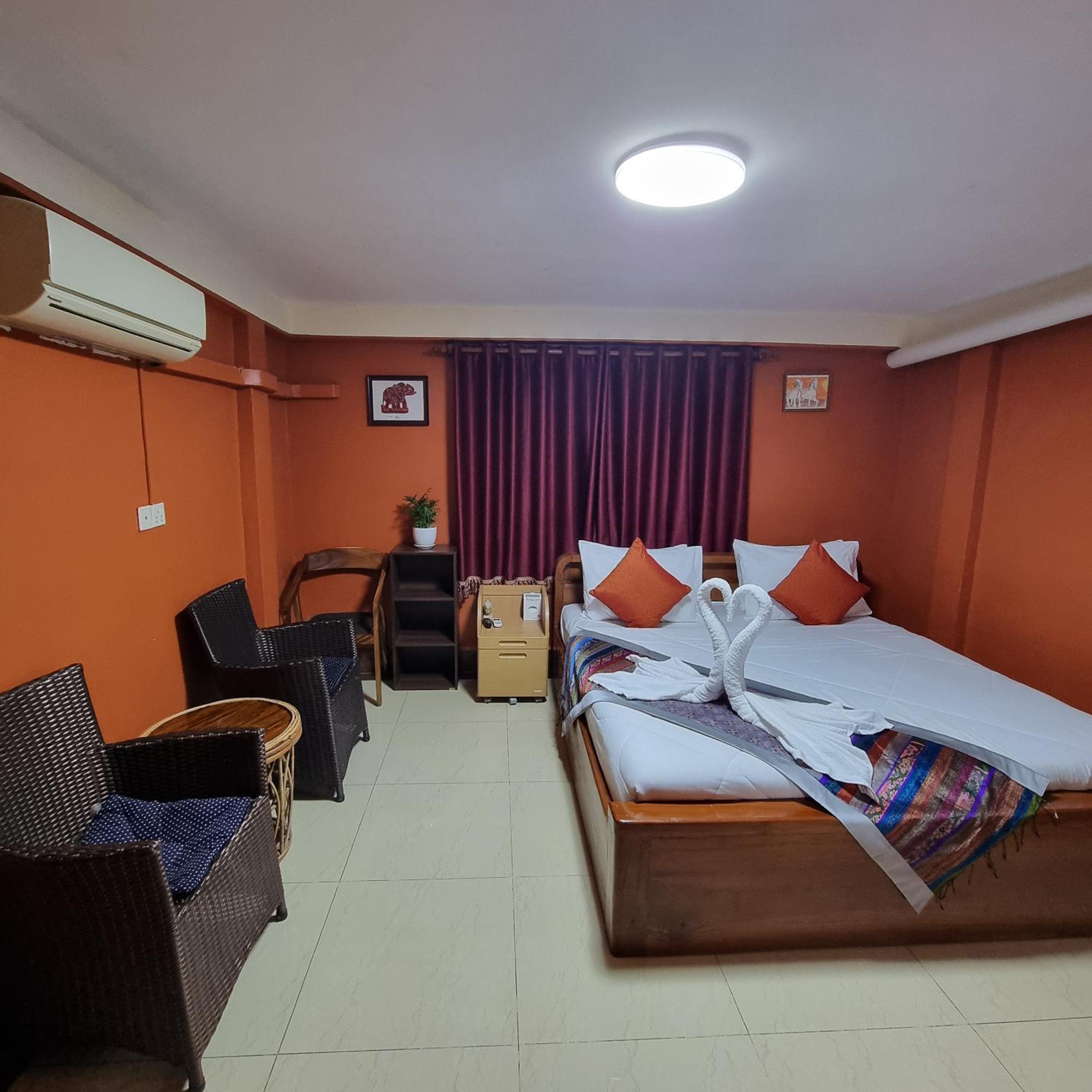 Deluxe Double Room - Photo 29