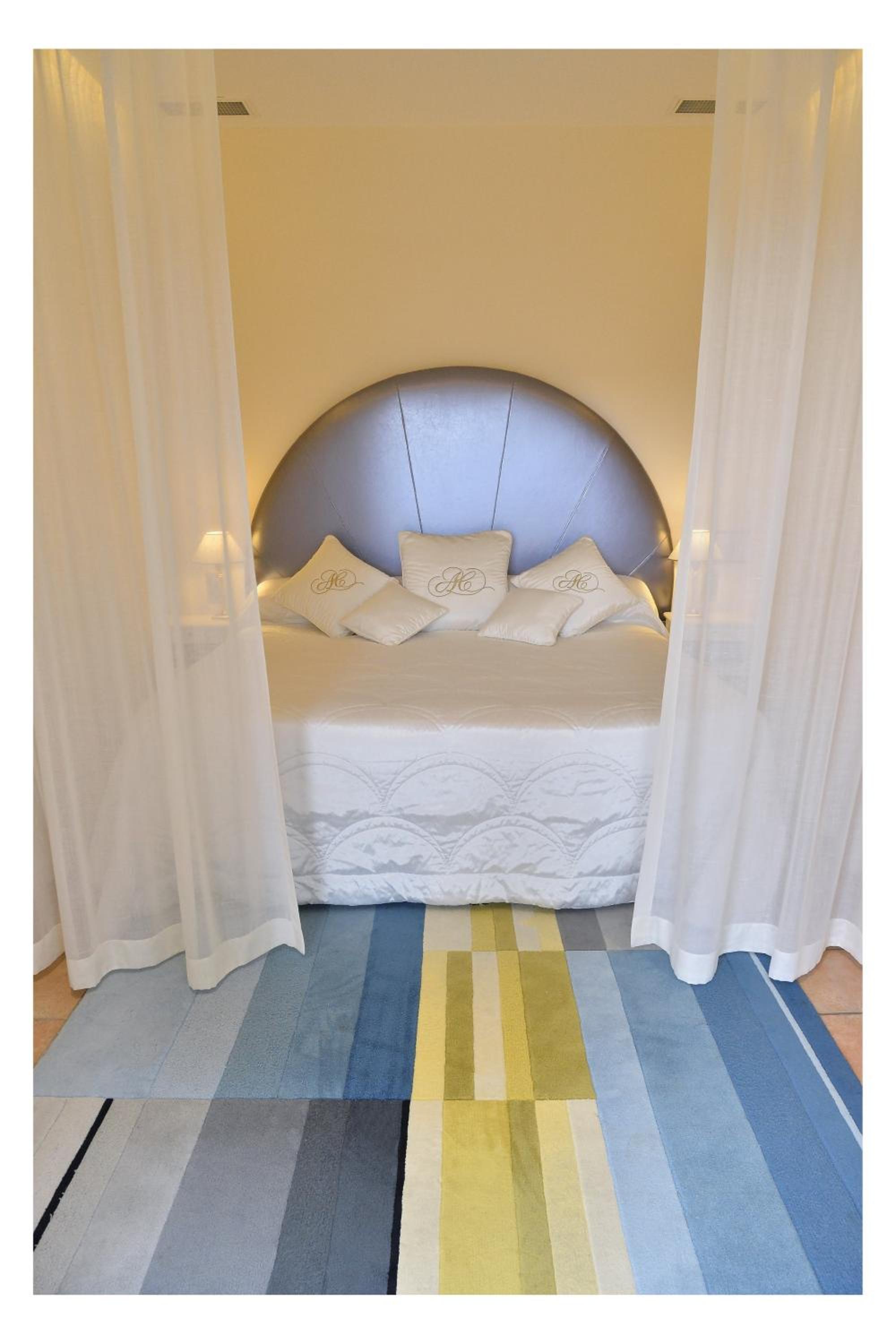 Suite with Garden View - Photo 2