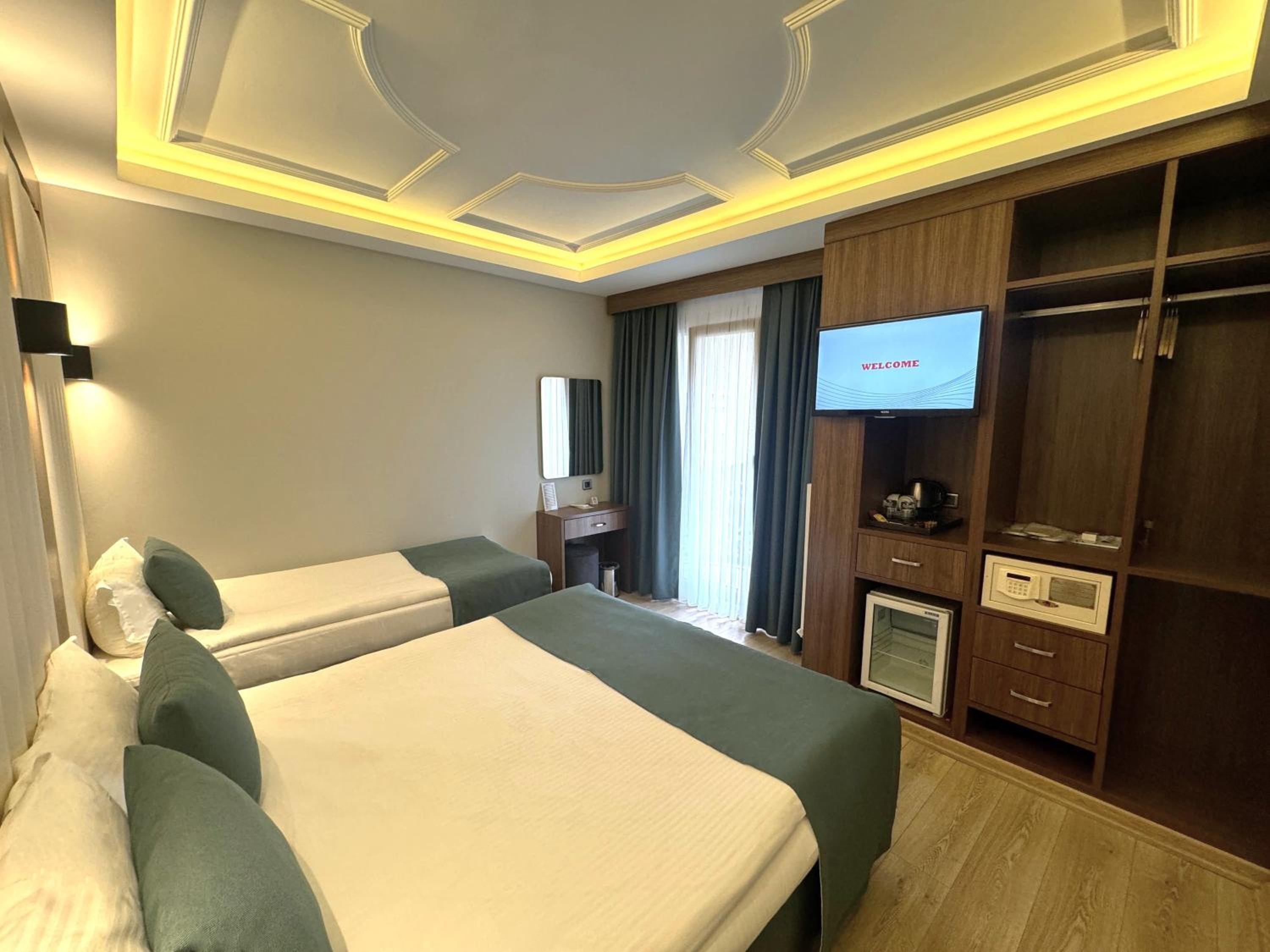 Standard Triple Room photo 3