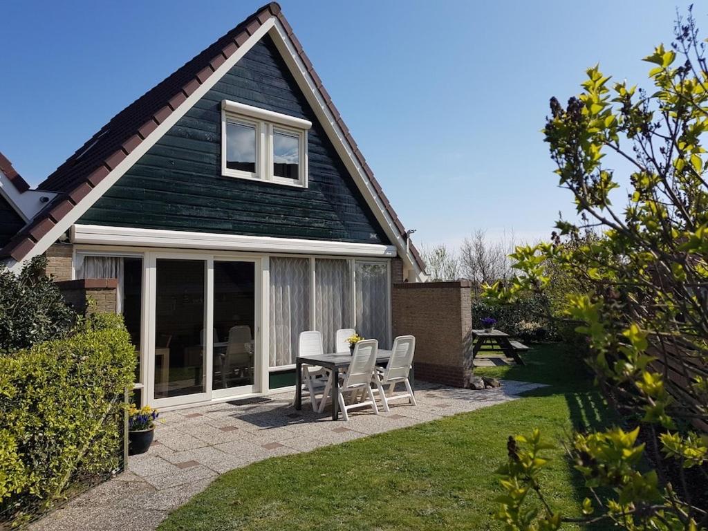 Three-Bedroom House photo 1