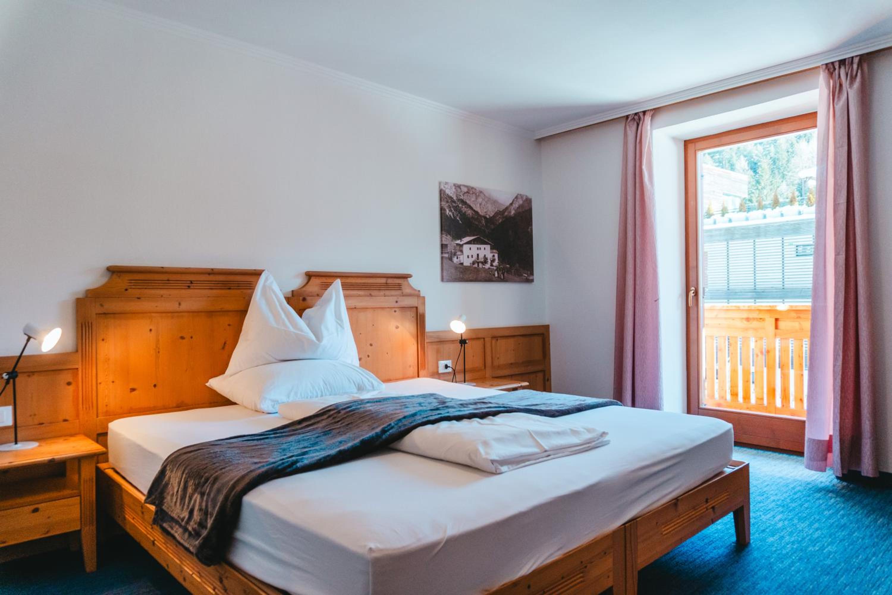 Single Room with Mountain View