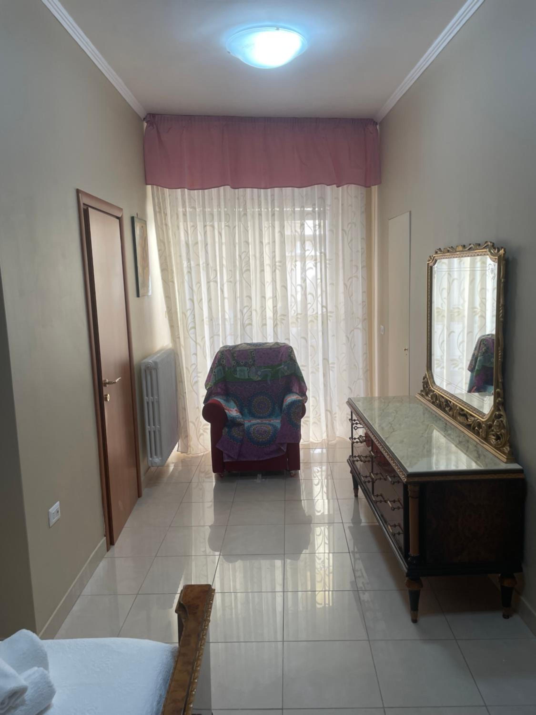 One-Bedroom House photo 2