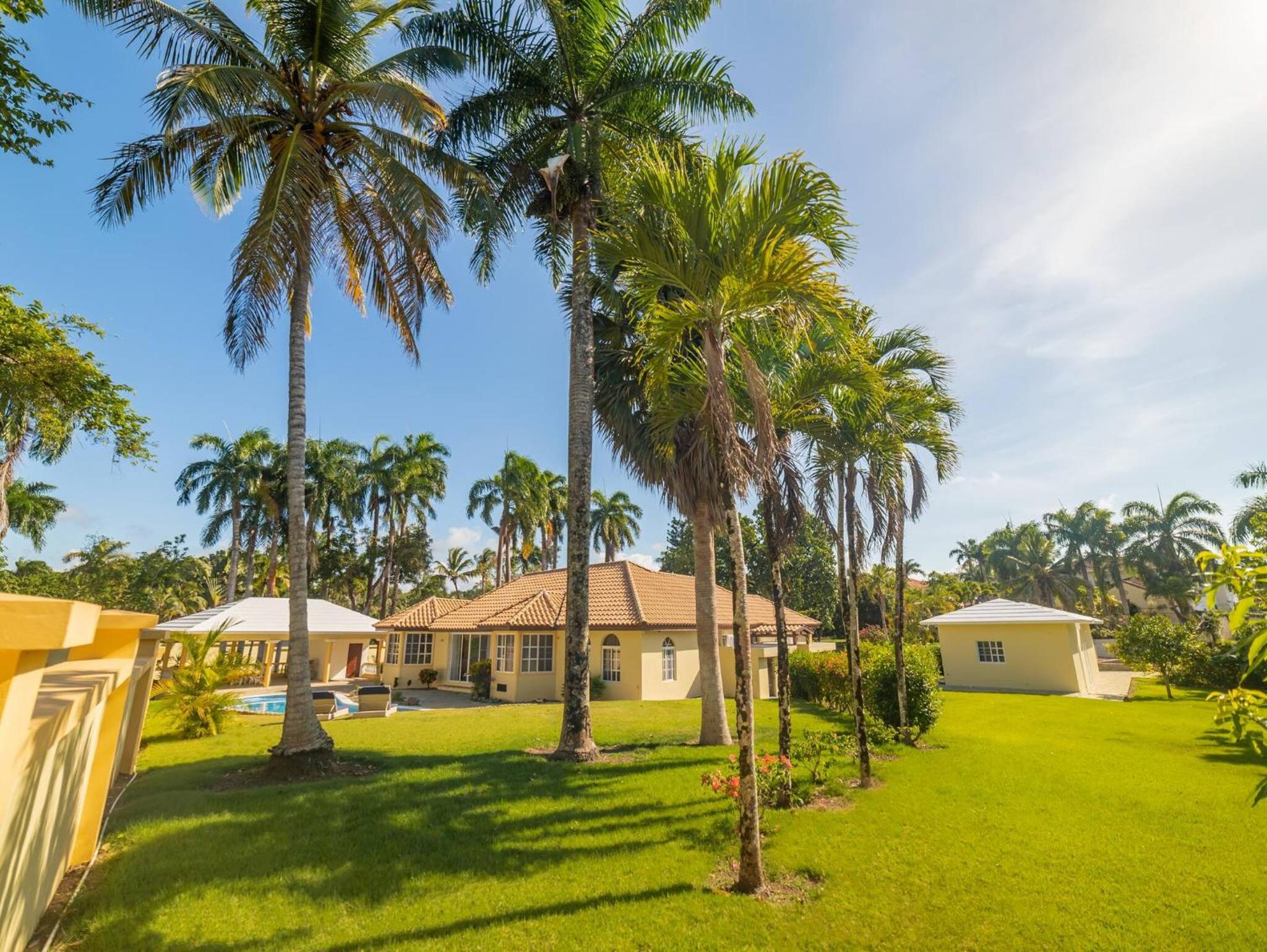 Villa photo 1