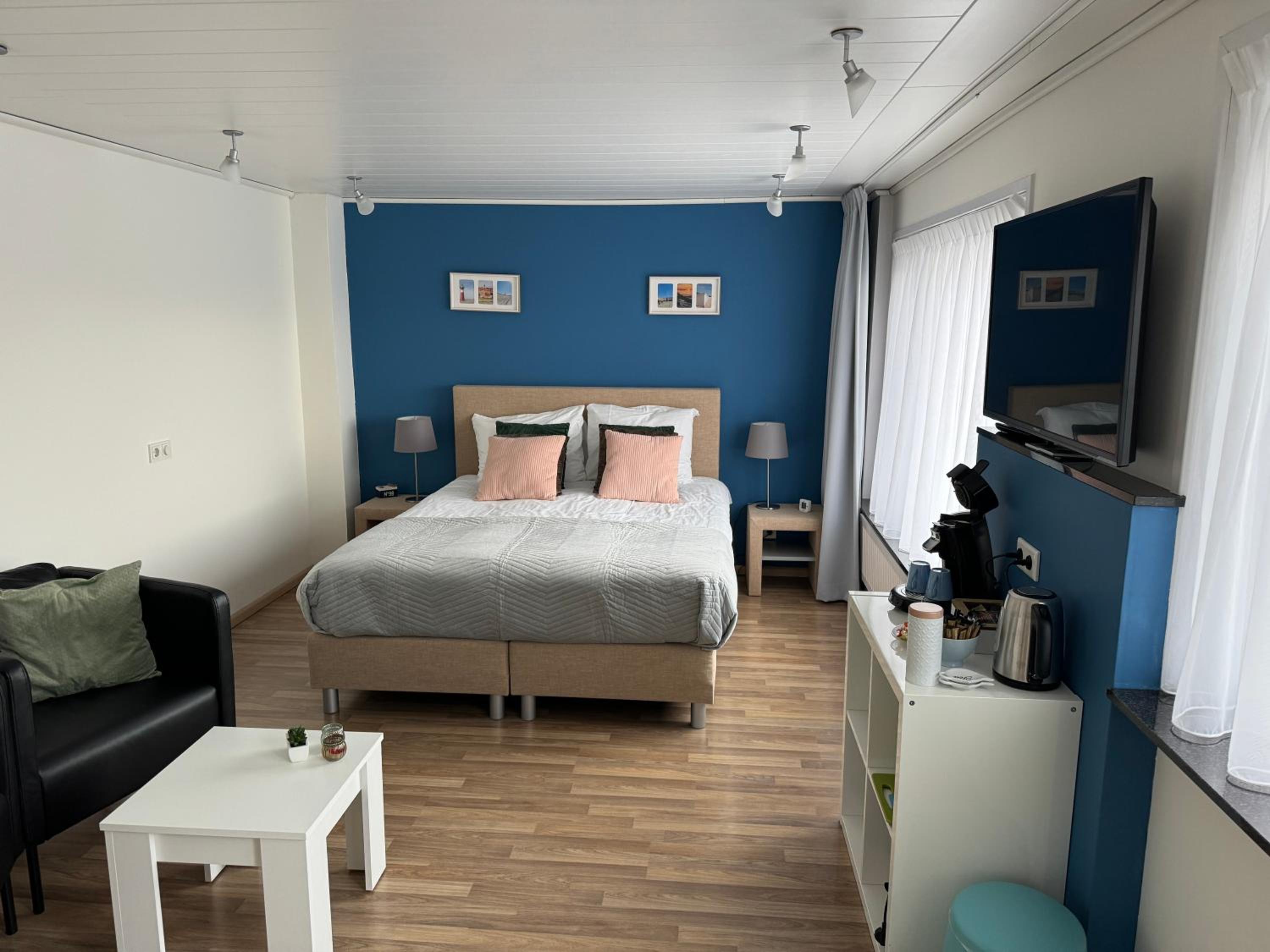 Deluxe Double Room with Balcony photo 1