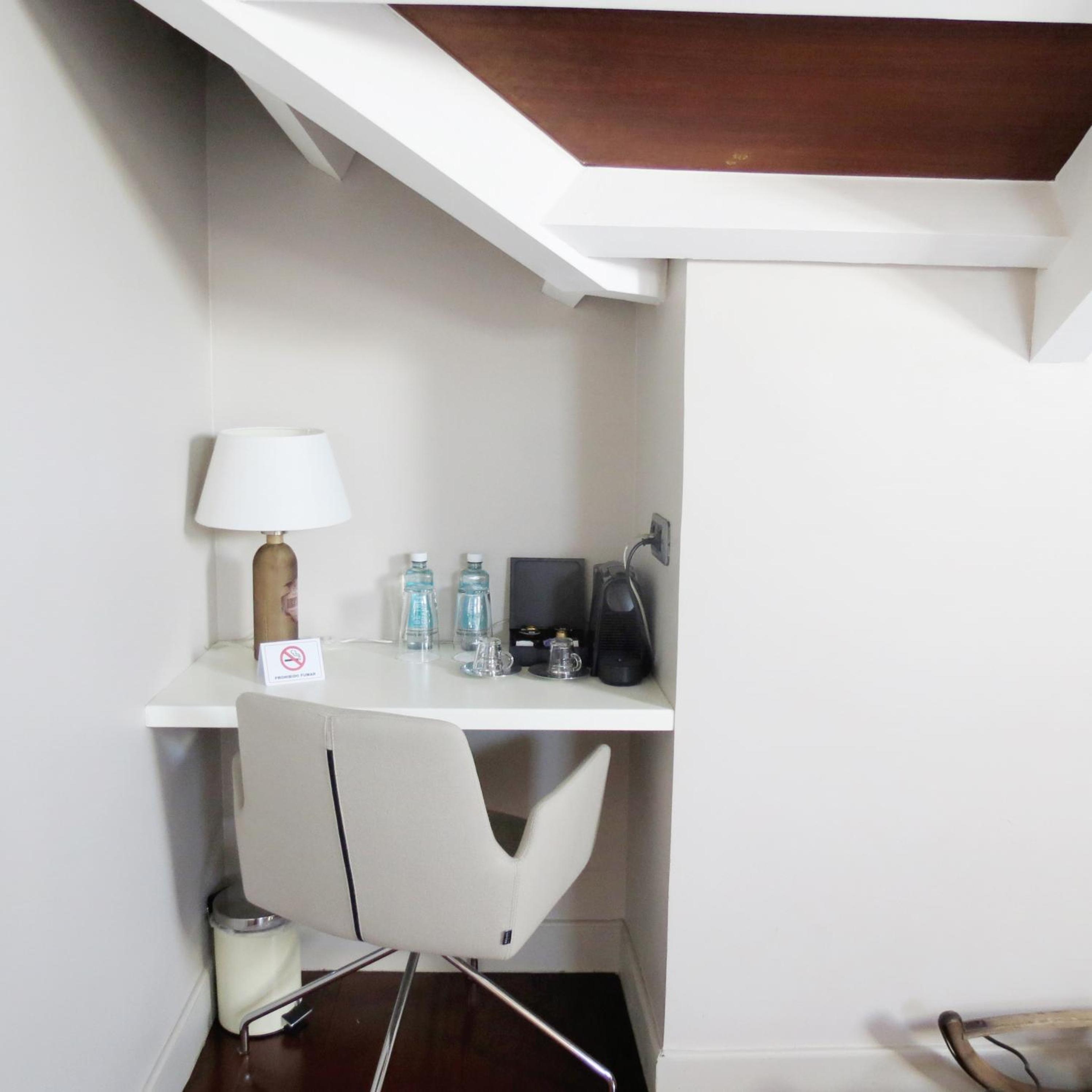Suite - Photo 1