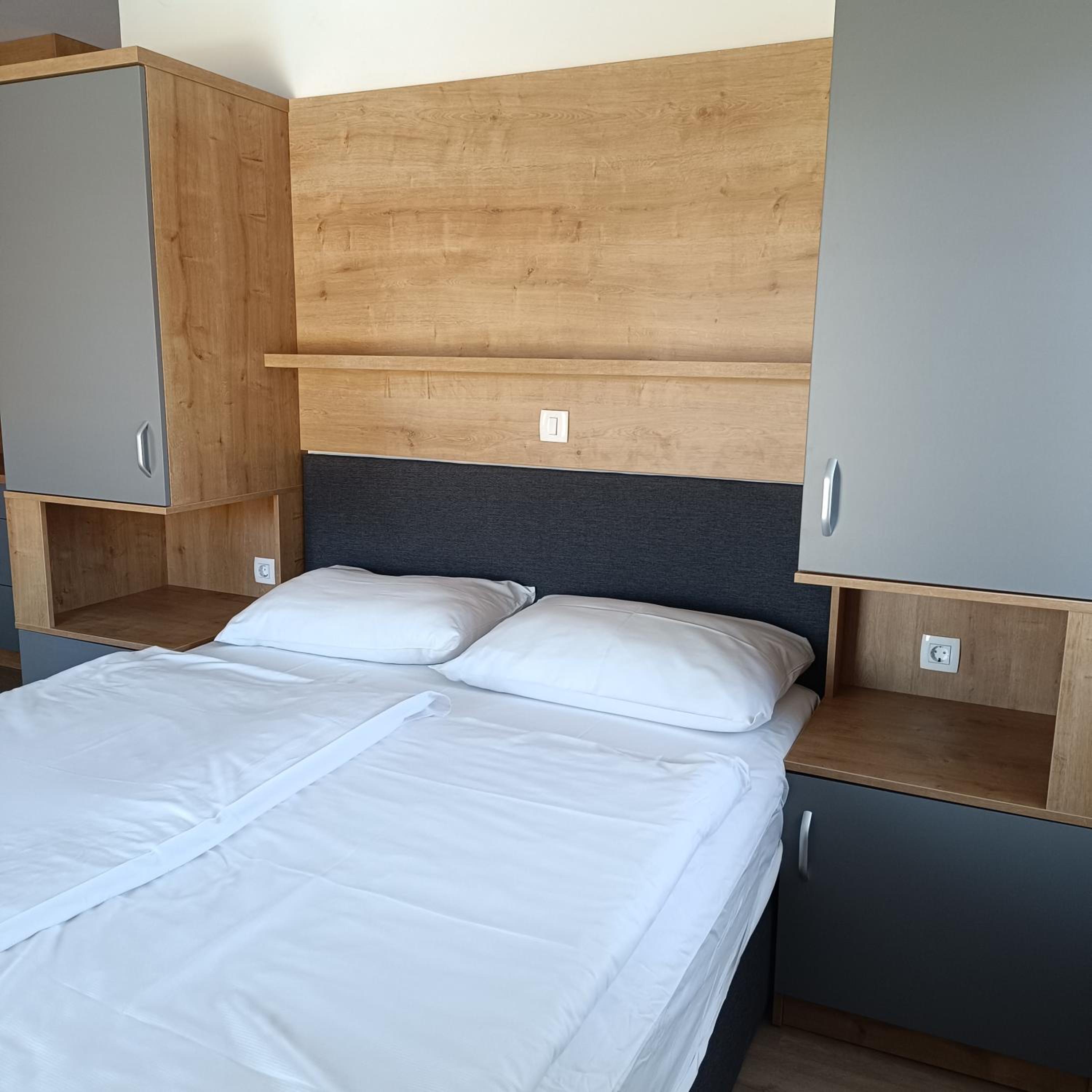 One-Bedroom Apartment with Balcony - Photo 6