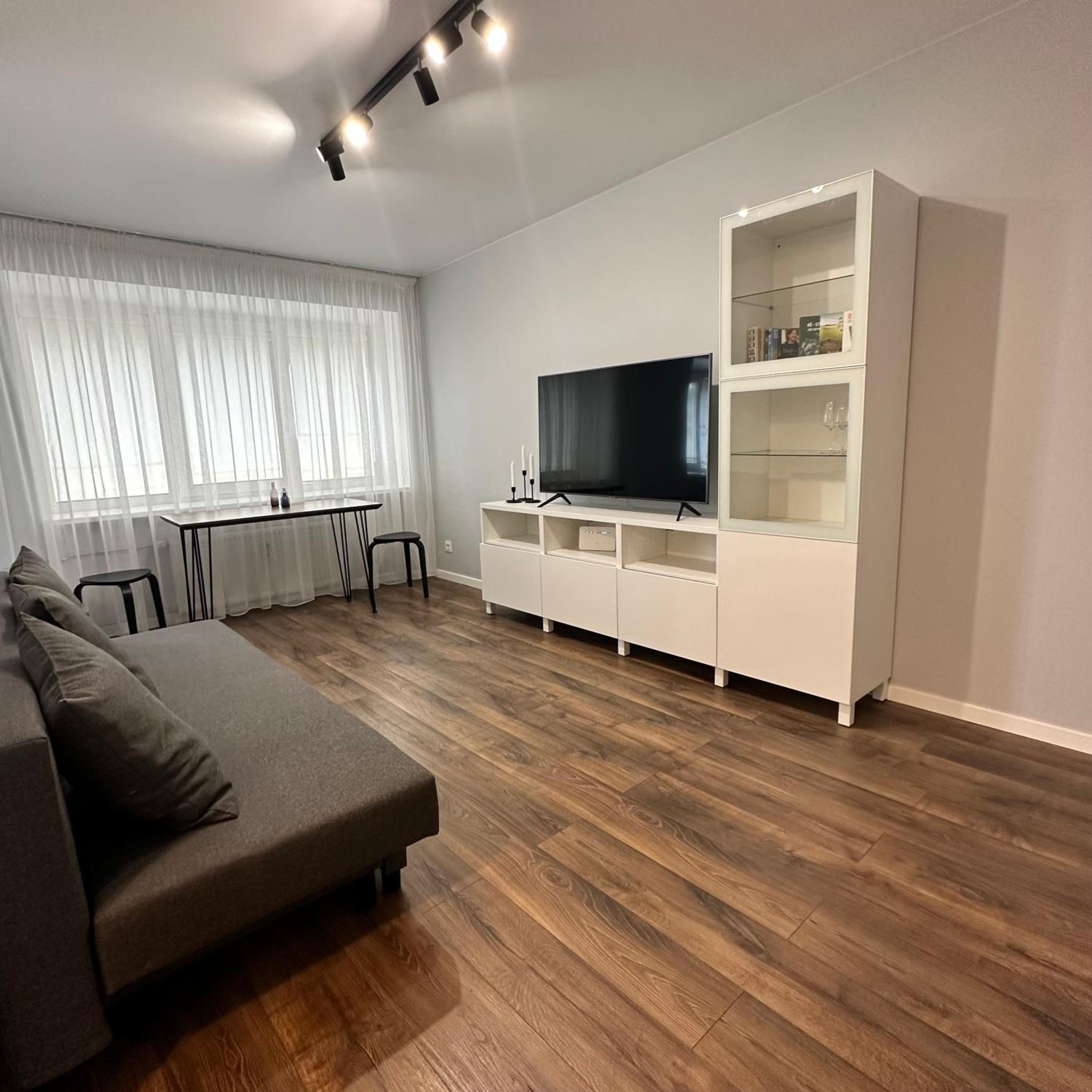 One-Bedroom Apartment photo 1