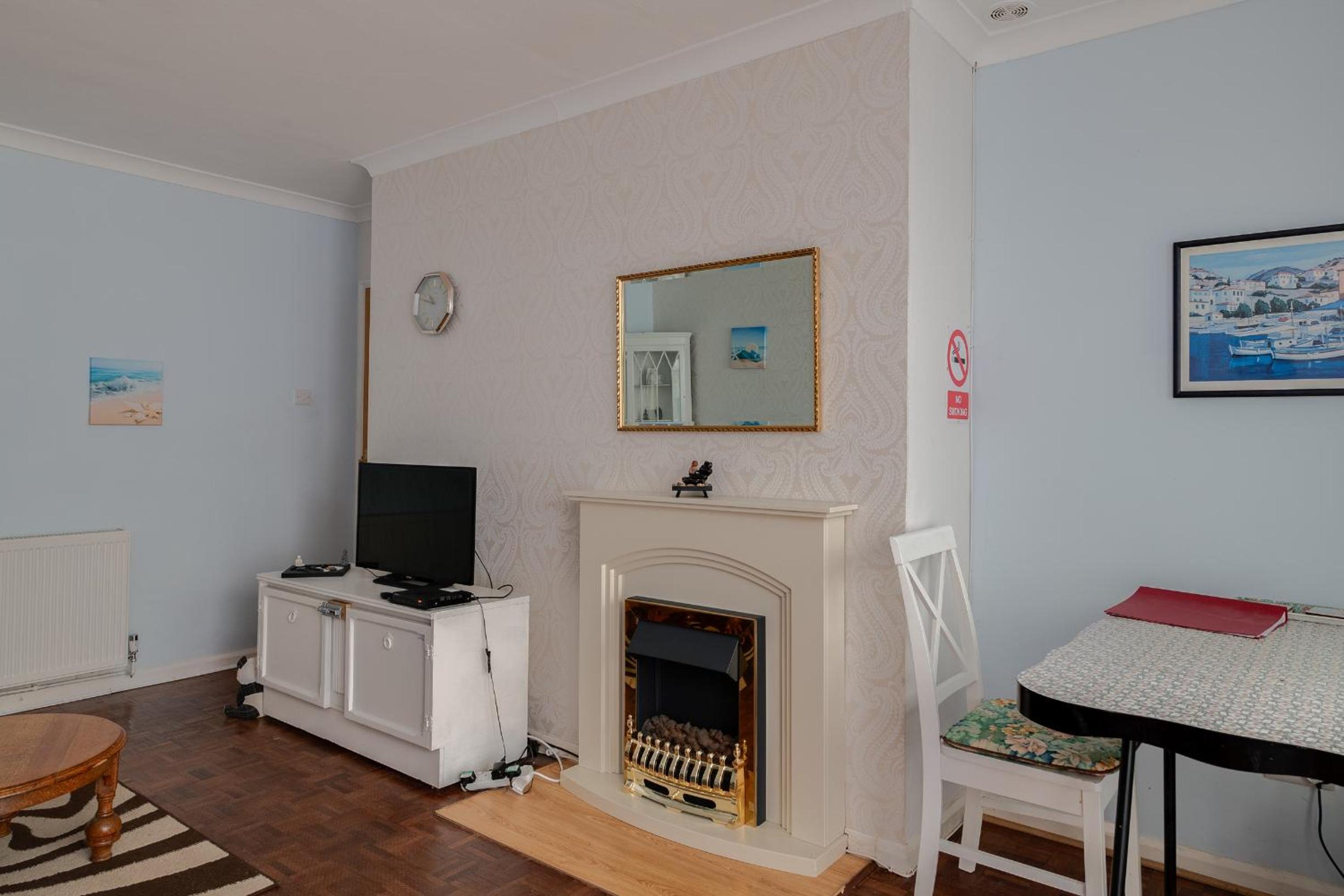 Two-Bedroom House photo 3