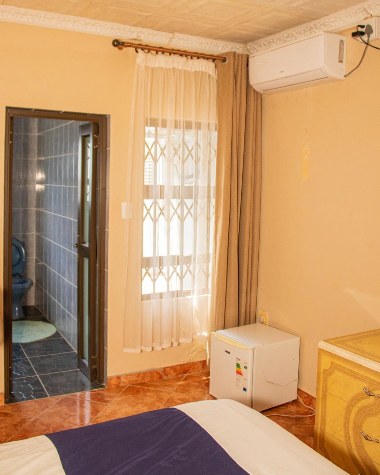 Budget Double Room photo 3
