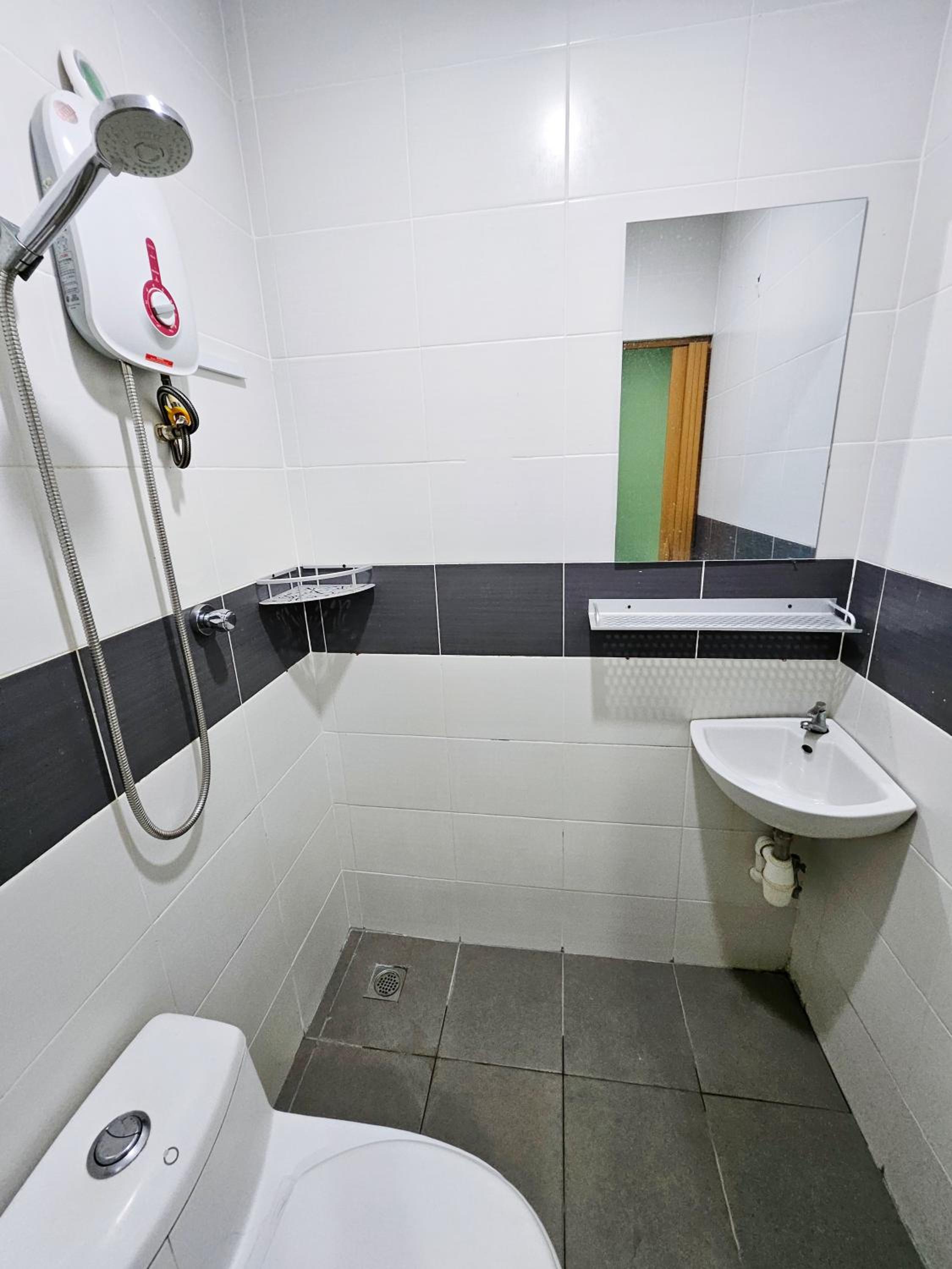 Standard Twin Room - Photo 9