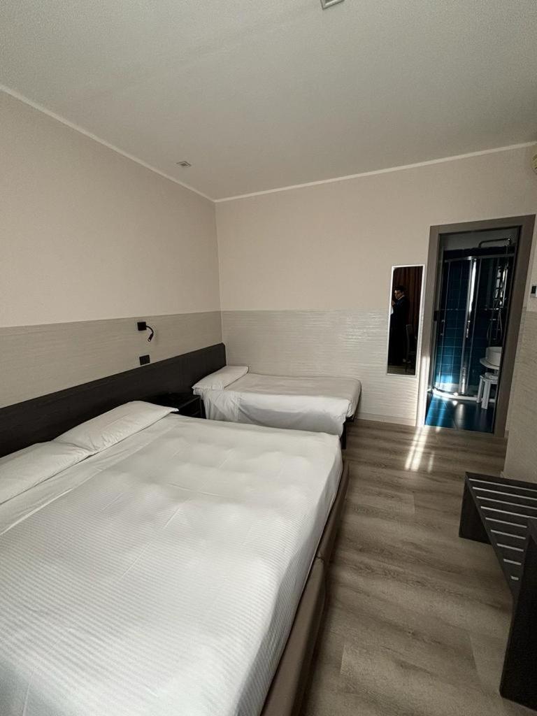 Triple Room - Photo 2