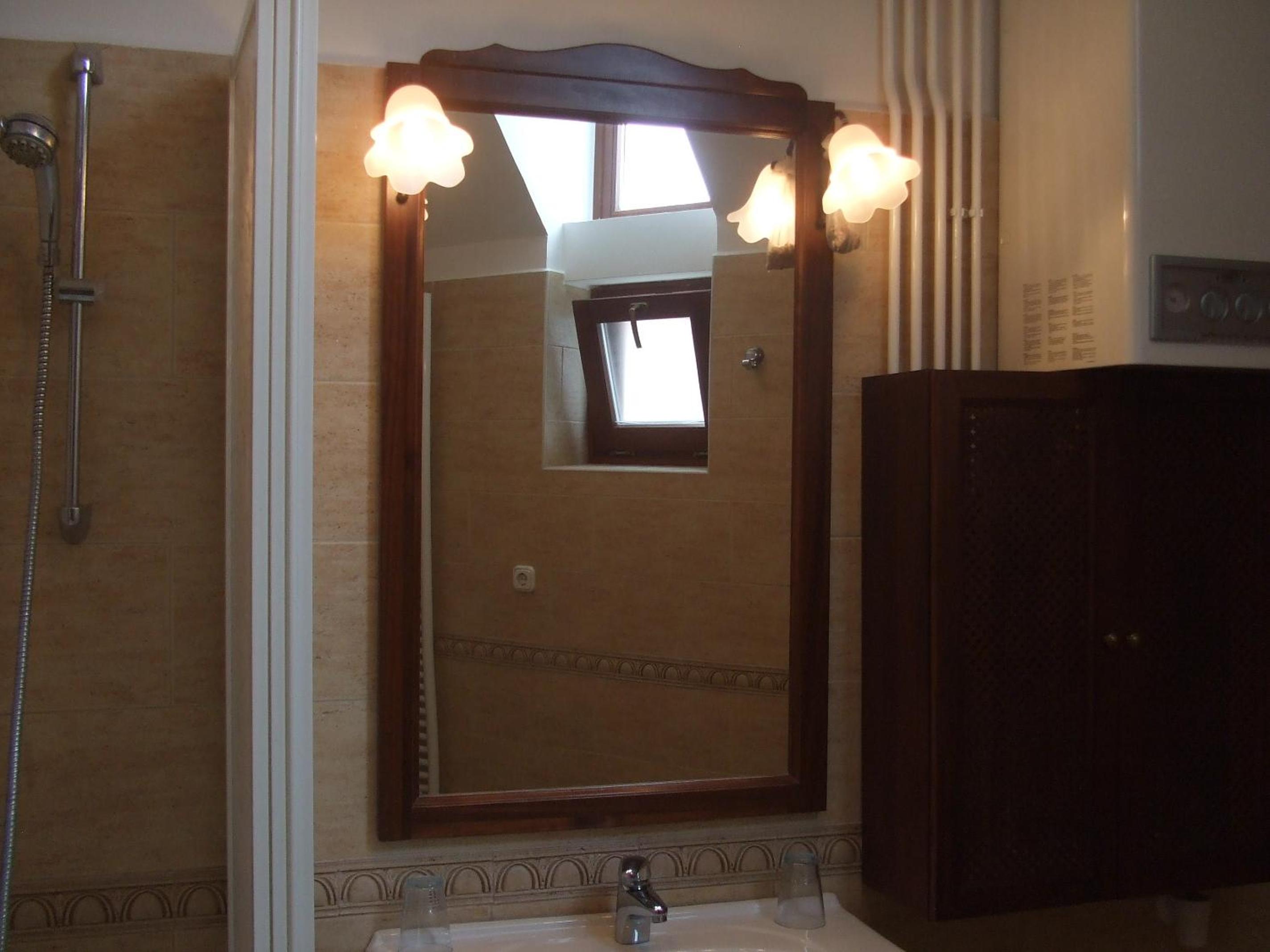 Superior One-Bedroom Apartment - Photo 23