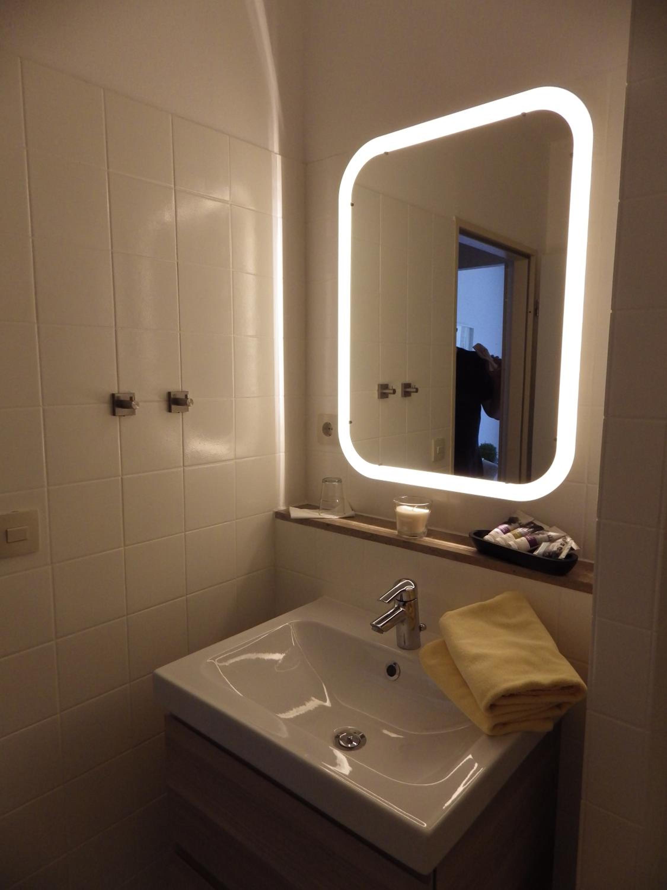 Single Room photo 3