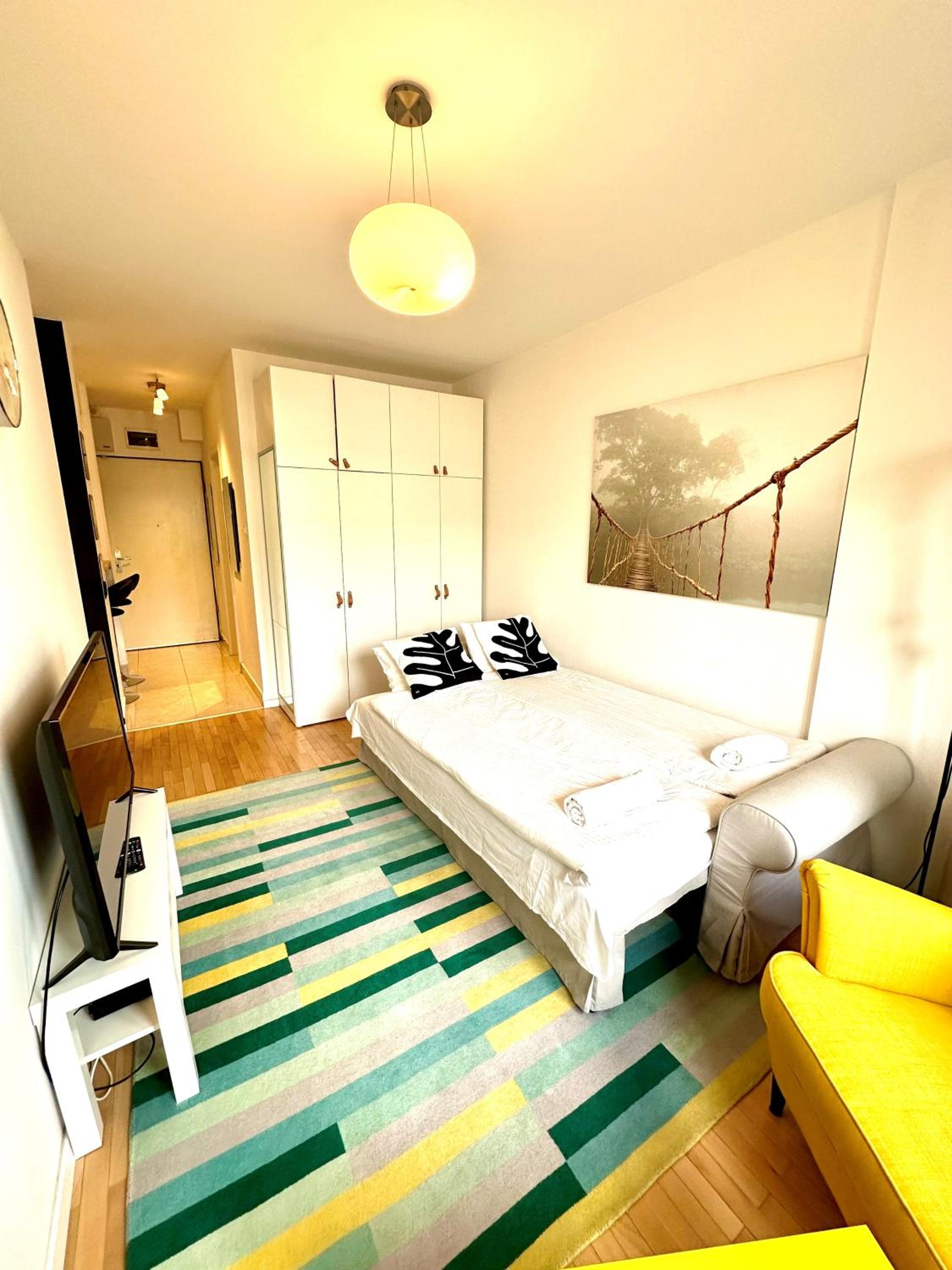 One-Bedroom Apartment