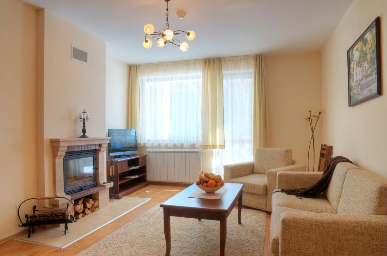 One-Bedroom Apartment with Fireplace - Pet Friendly photo 2