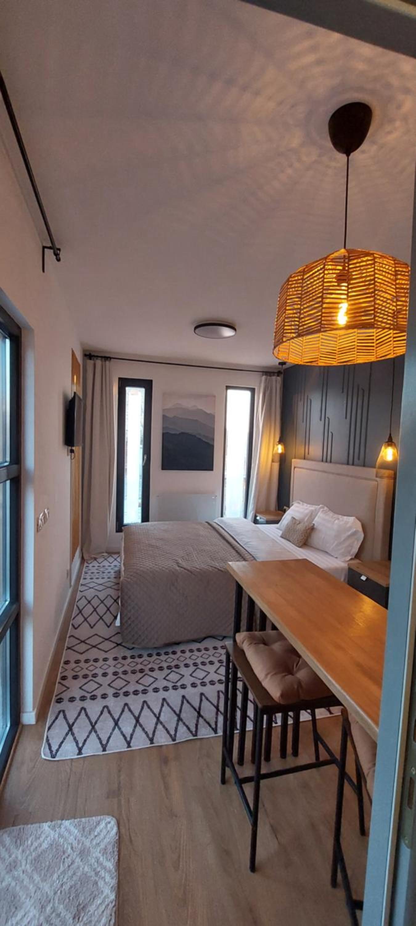 Mobile Home photo 1