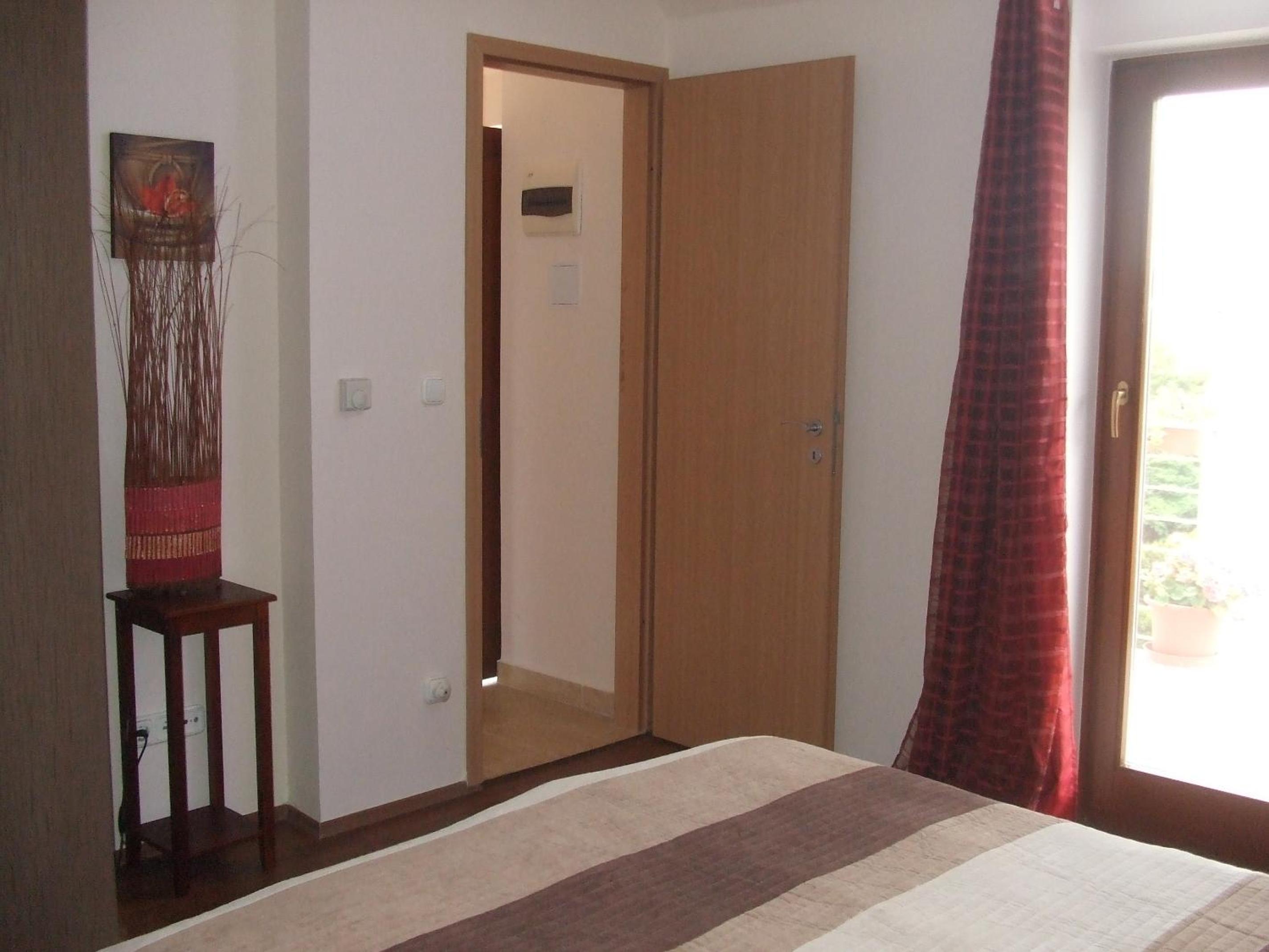 One-Bedroom Apartment (2 Adults) - Photo 6
