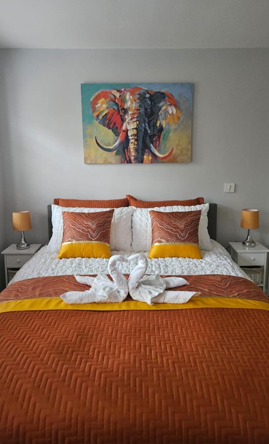 Deluxe Double Room (2 Adults + 1 Child) photo 1