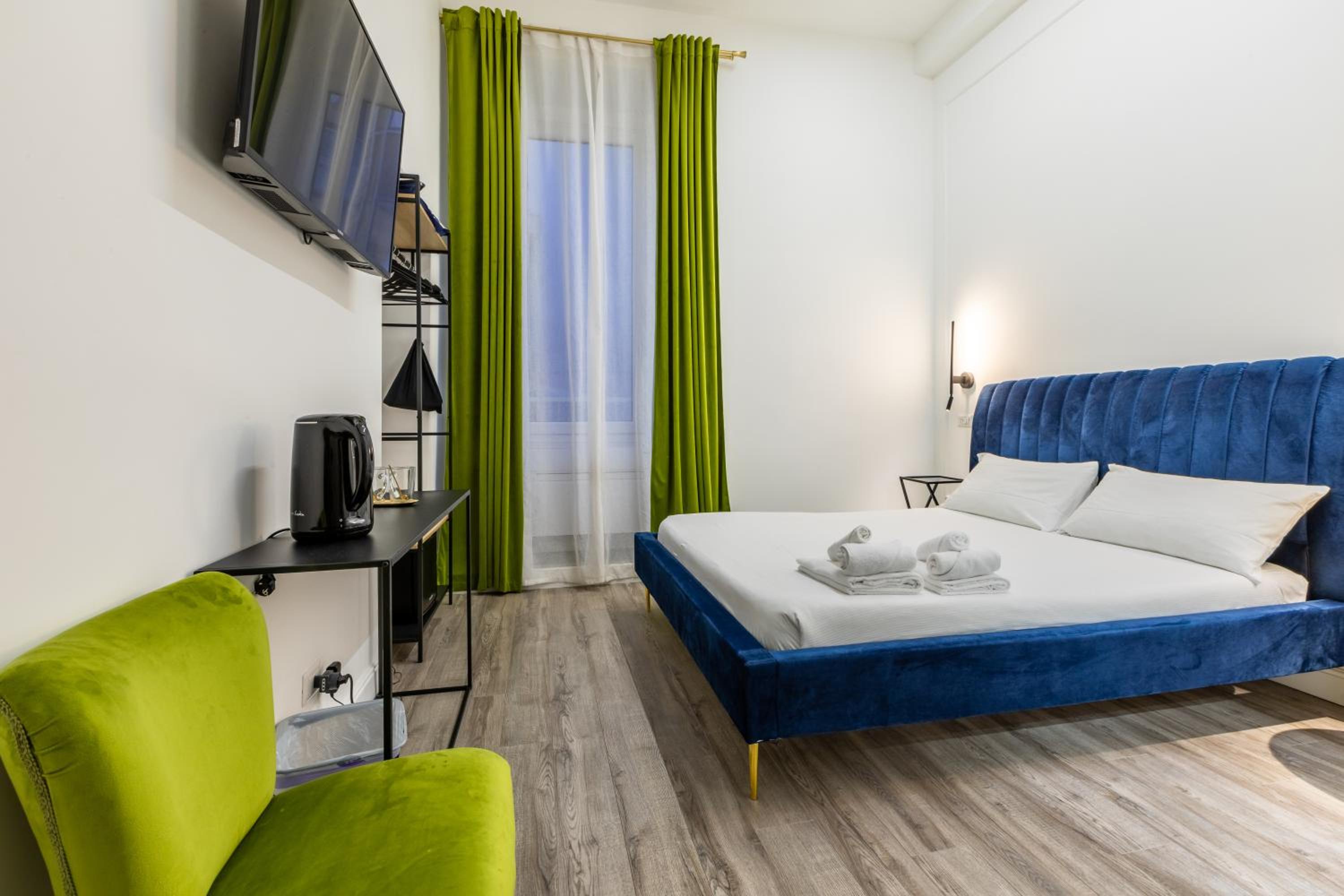Deluxe Queen Room