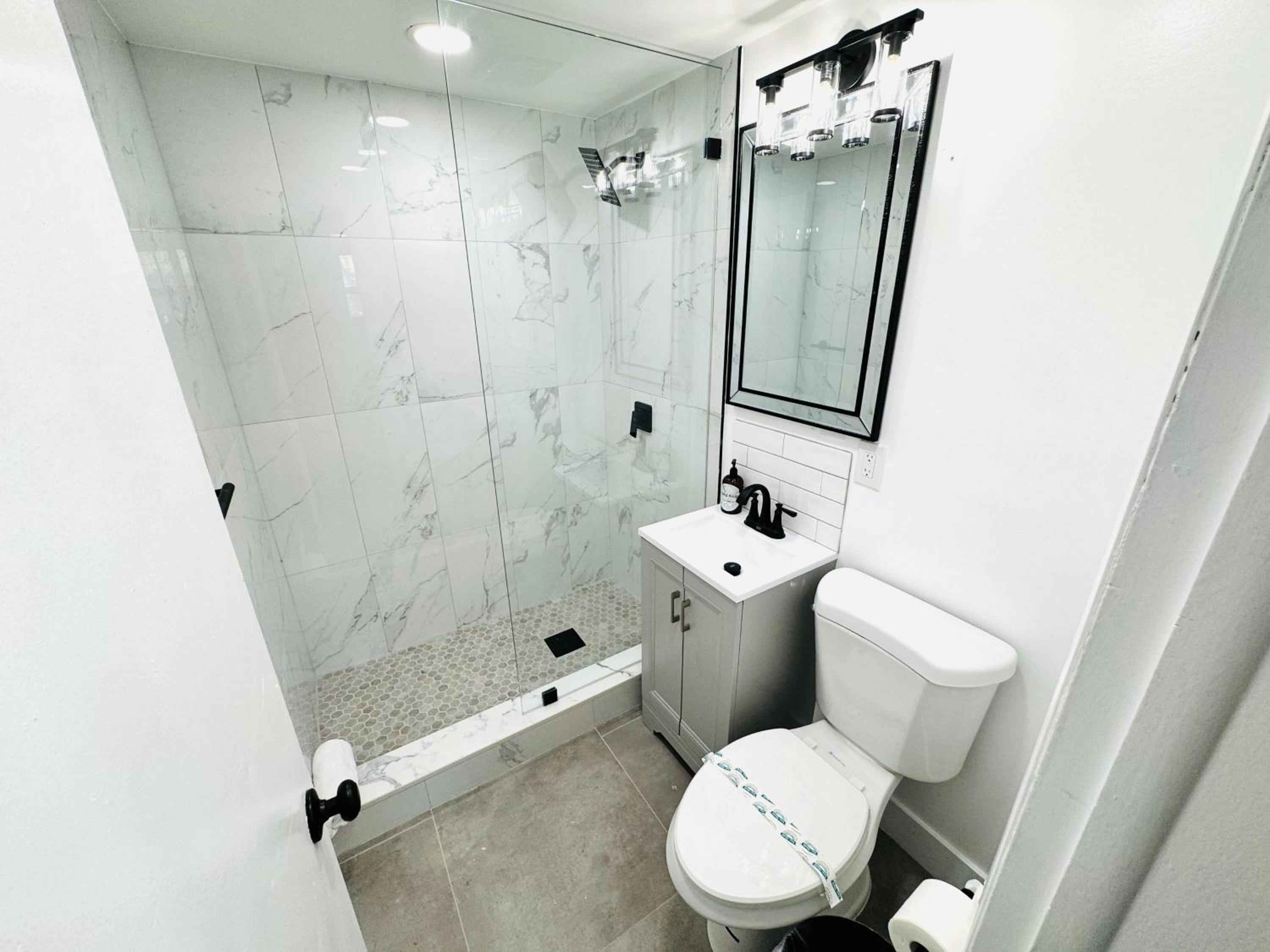 Deluxe Two Bedroom Family Suite with Kitchen and Sofa Bed - Photo 25