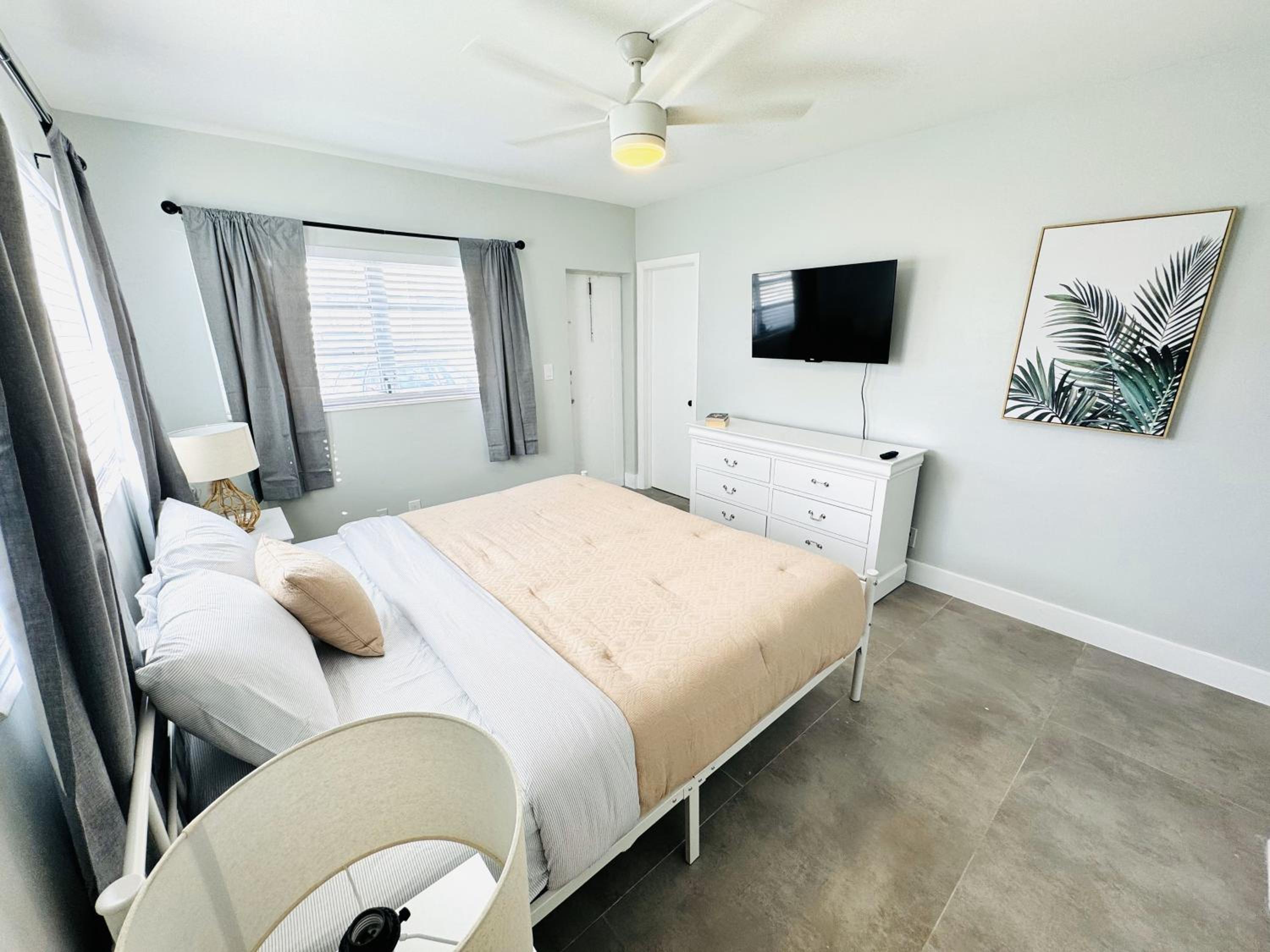 Deluxe Two Bedroom Family Suite with Kitchen and Sofa Bed - Photo 23