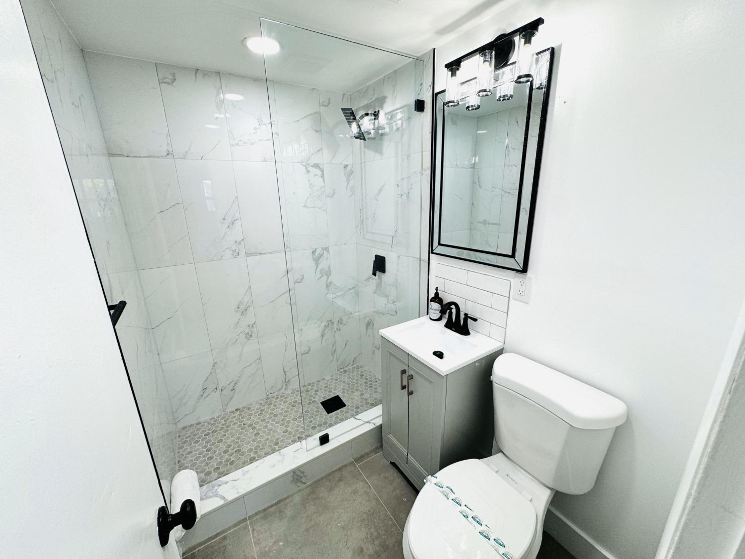 Deluxe Two Bedroom Family Suite with Kitchen and Sofa Bed - Photo 19