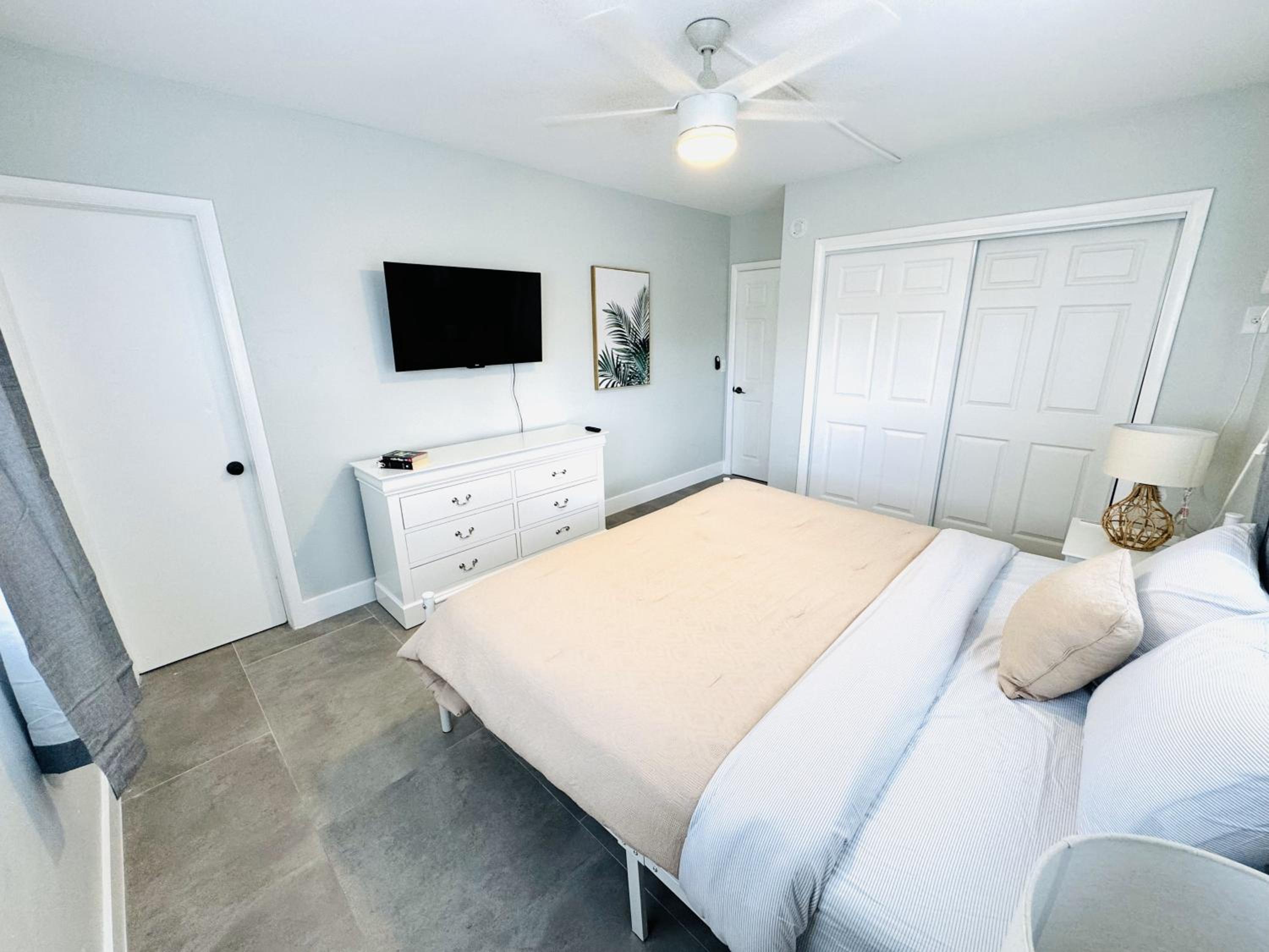 Deluxe Two Bedroom Family Suite with Kitchen and Sofa Bed - Photo 27