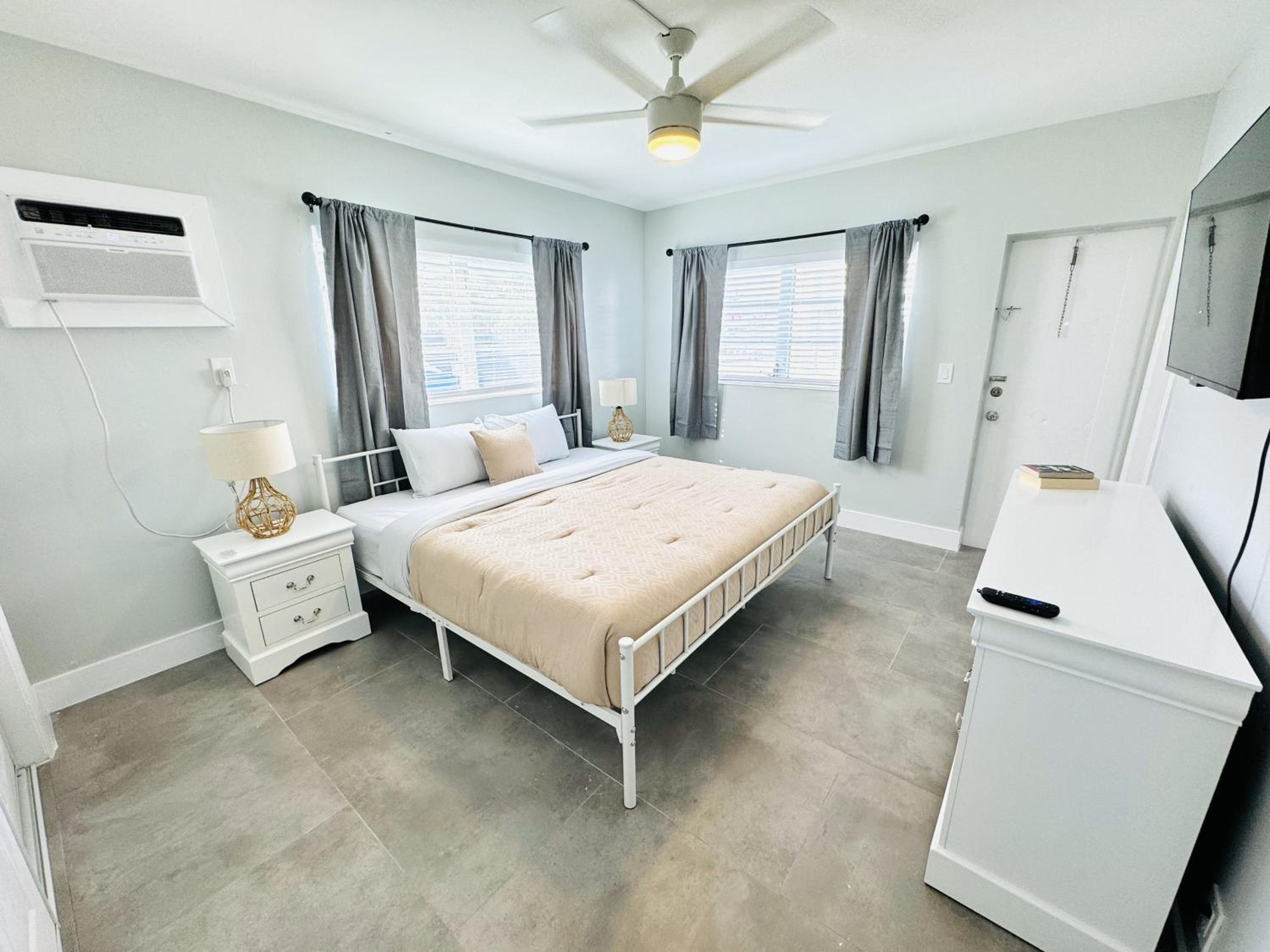 Deluxe Two Bedroom Family Suite with Kitchen and Sofa Bed - Photo 9