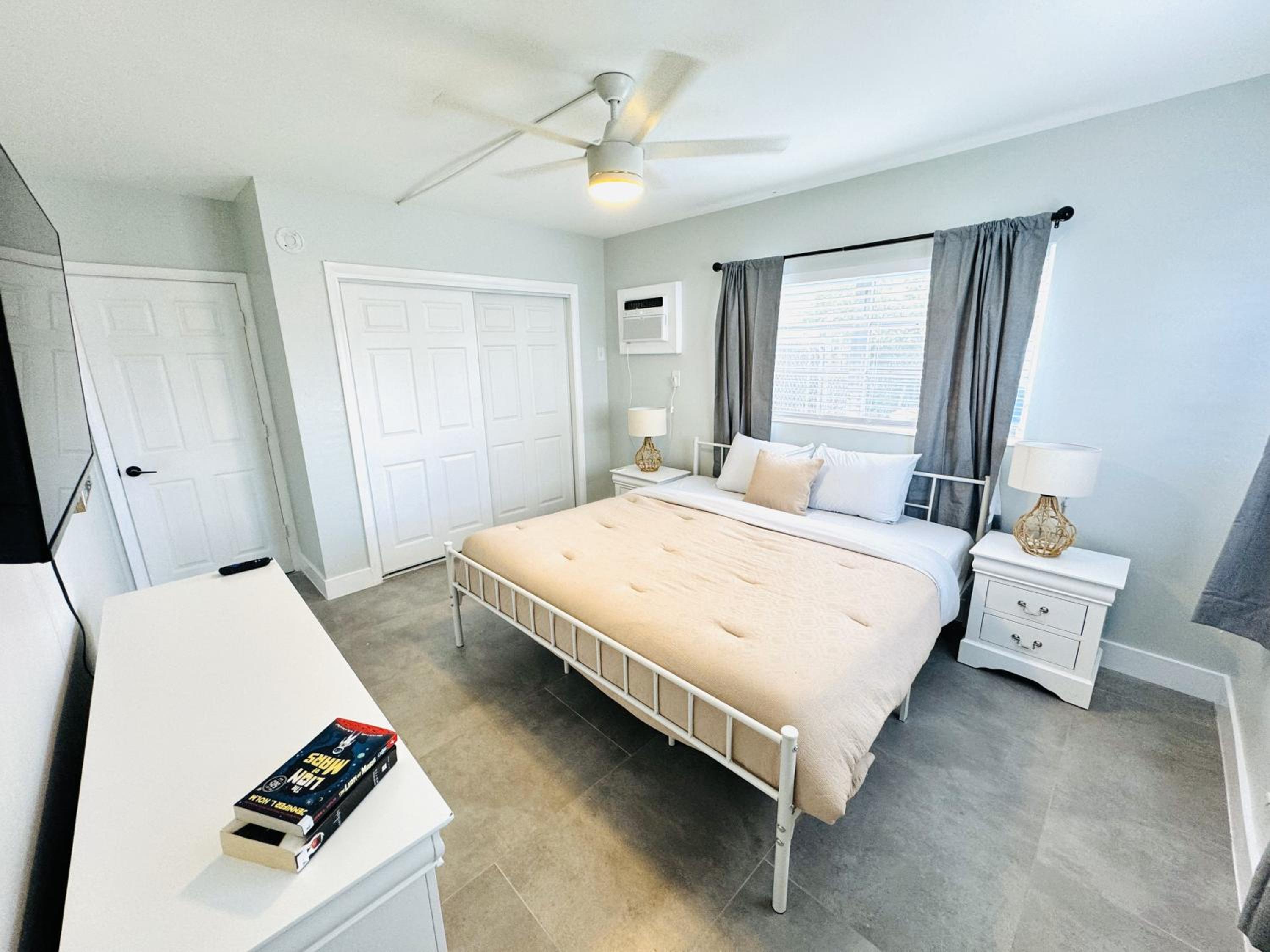 Deluxe Two Bedroom Family Suite with Kitchen and Sofa Bed - Photo 16