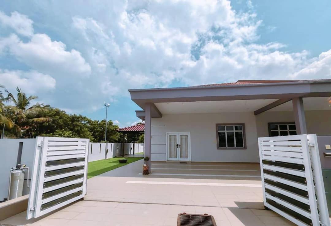Four-Bedroom House photo 1