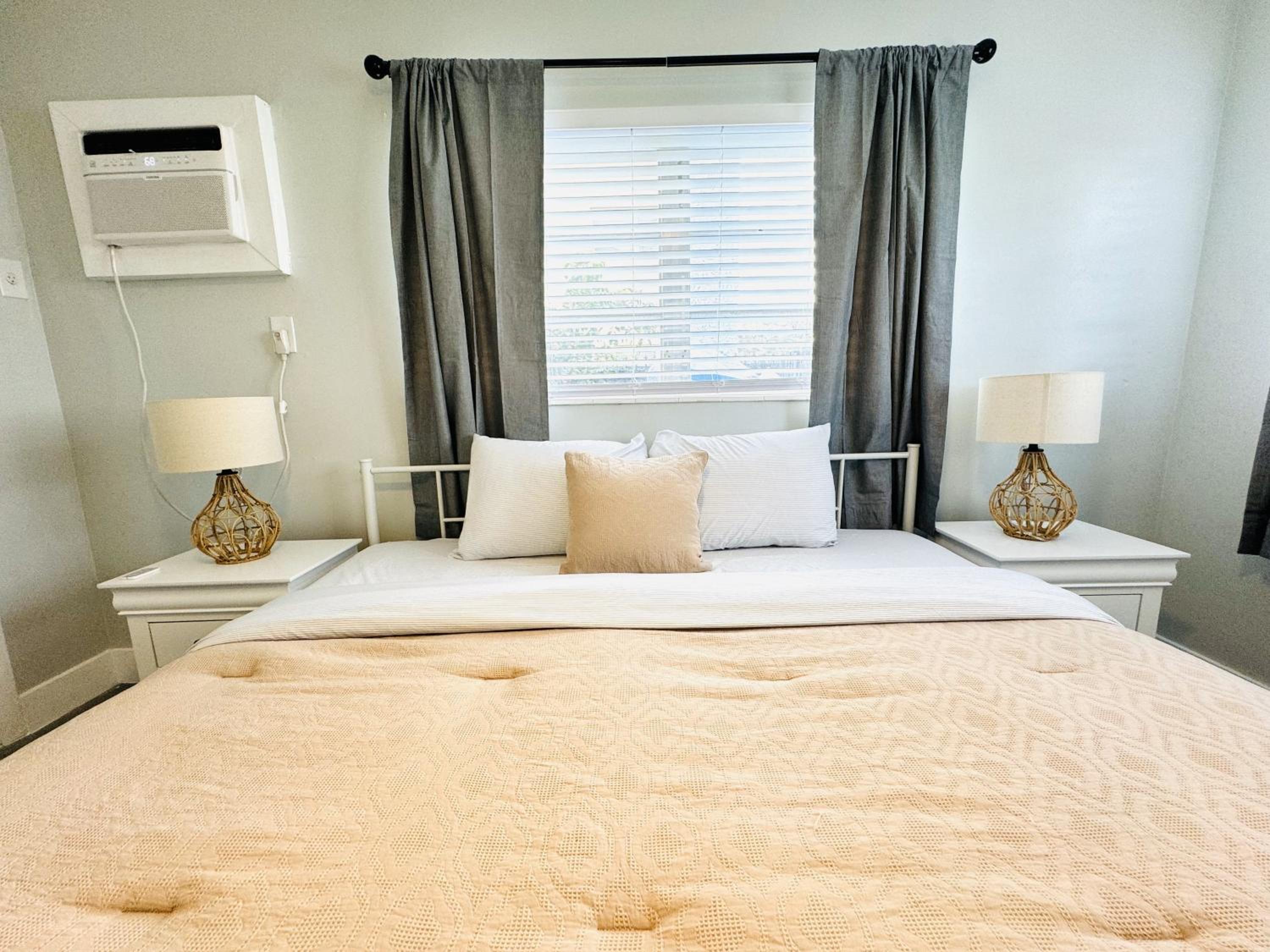 Deluxe Two Bedroom Family Suite with Kitchen and Sofa Bed - Photo 32