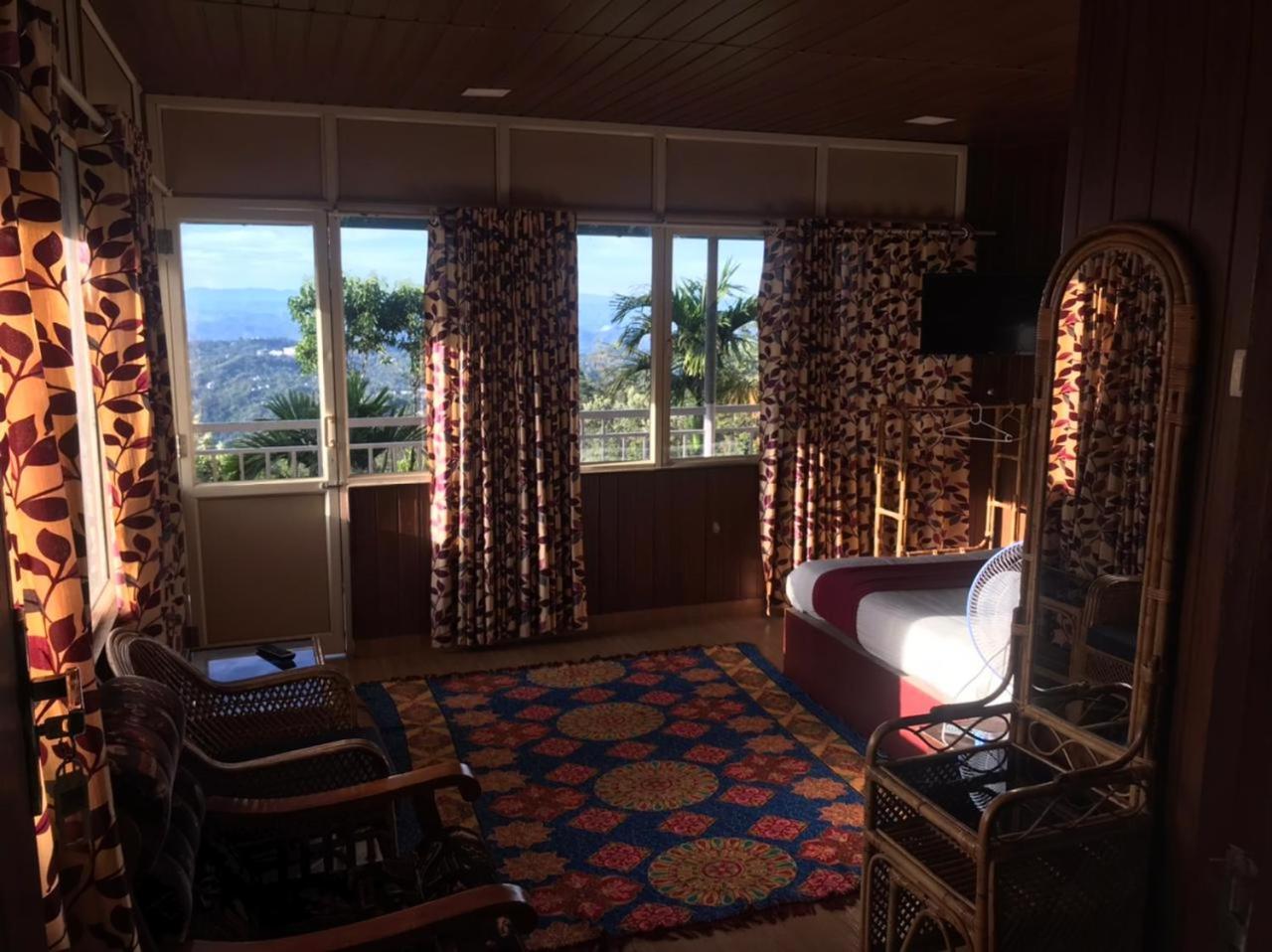 Deluxe Double Room with Balcony photo 3