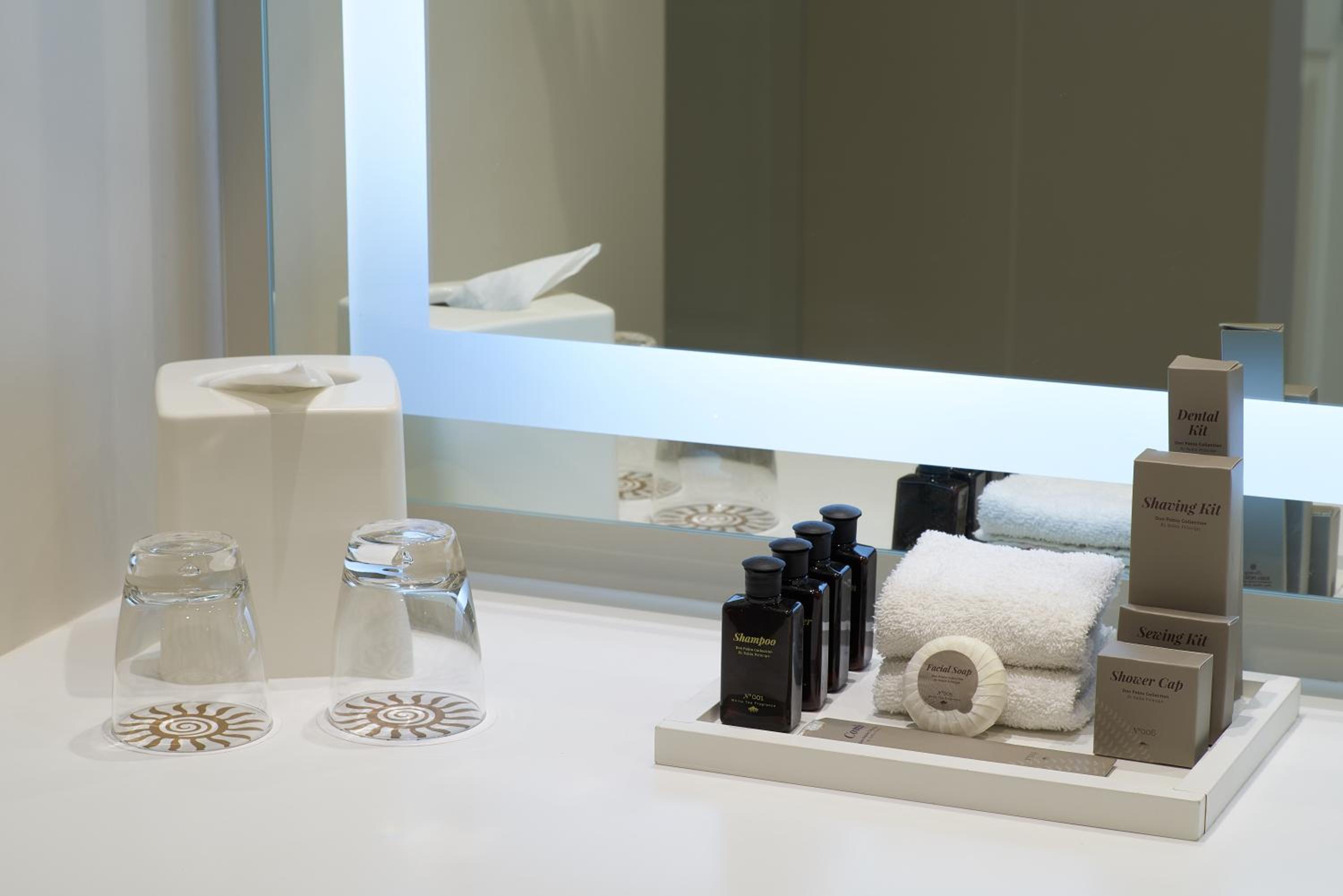 Junior Suite Deluxe Corner (3 Adults)