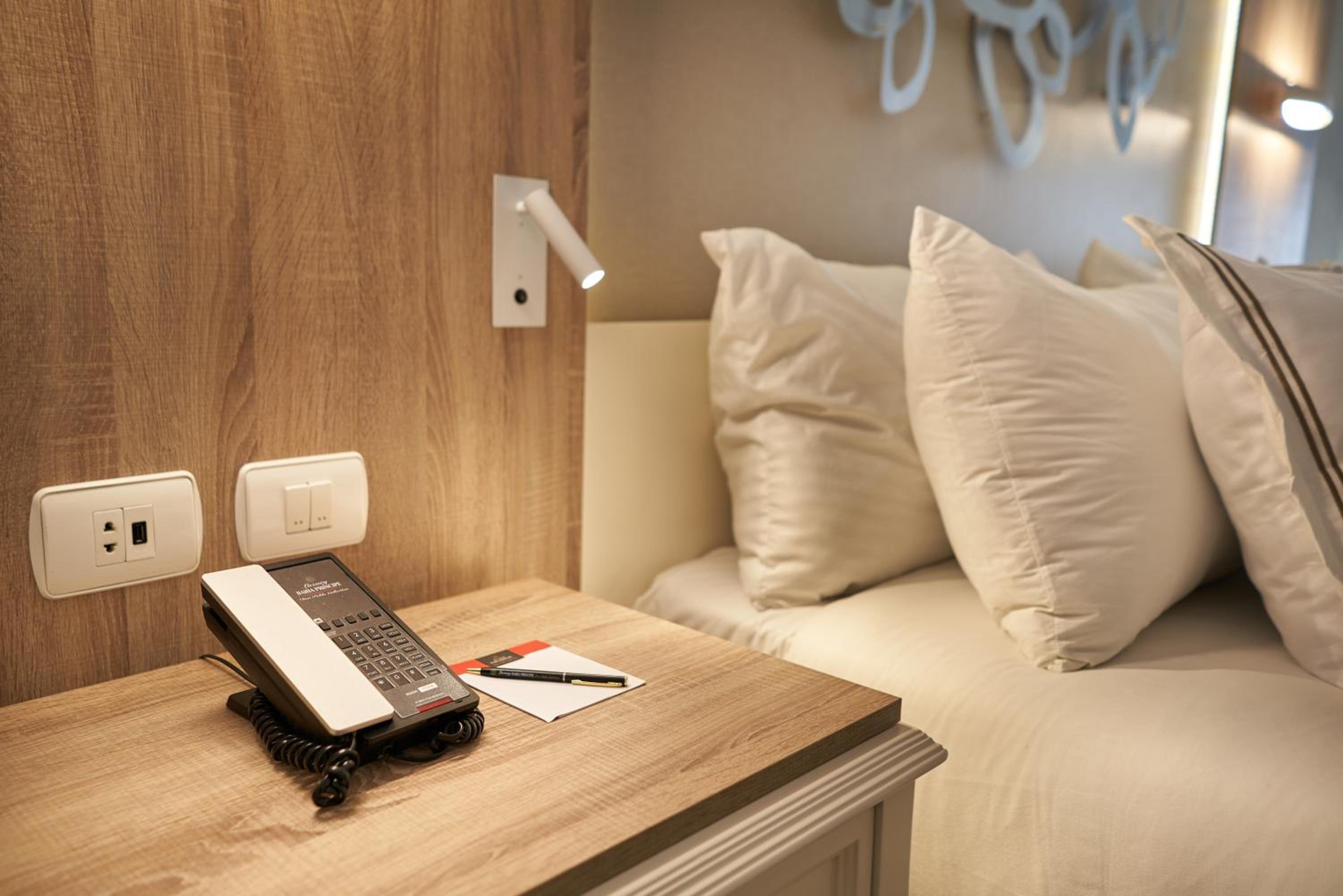 Junior Suite Deluxe Corner (3 Adults)