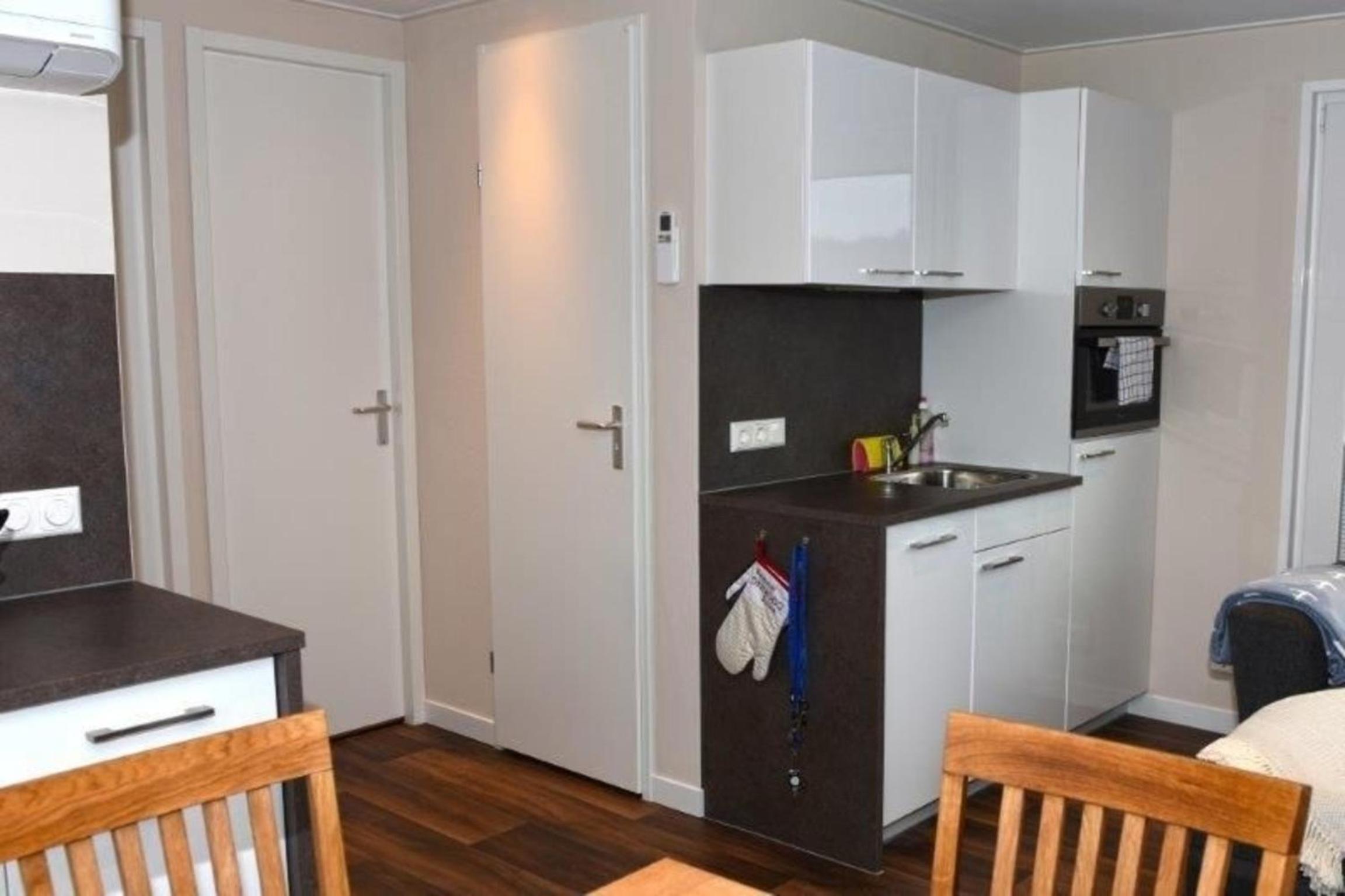 Apartment photo 2