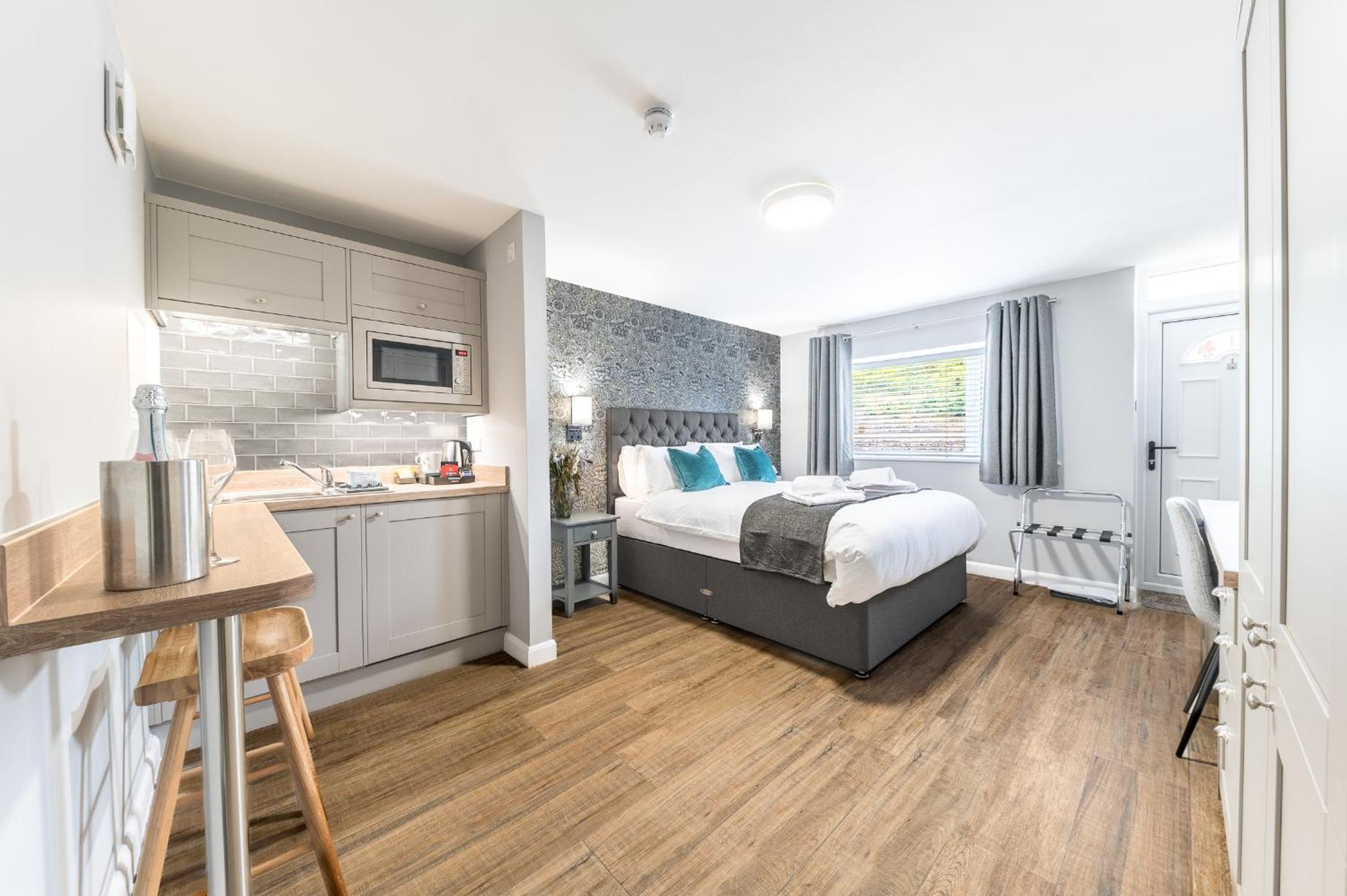 Superior King Room - Photo 1